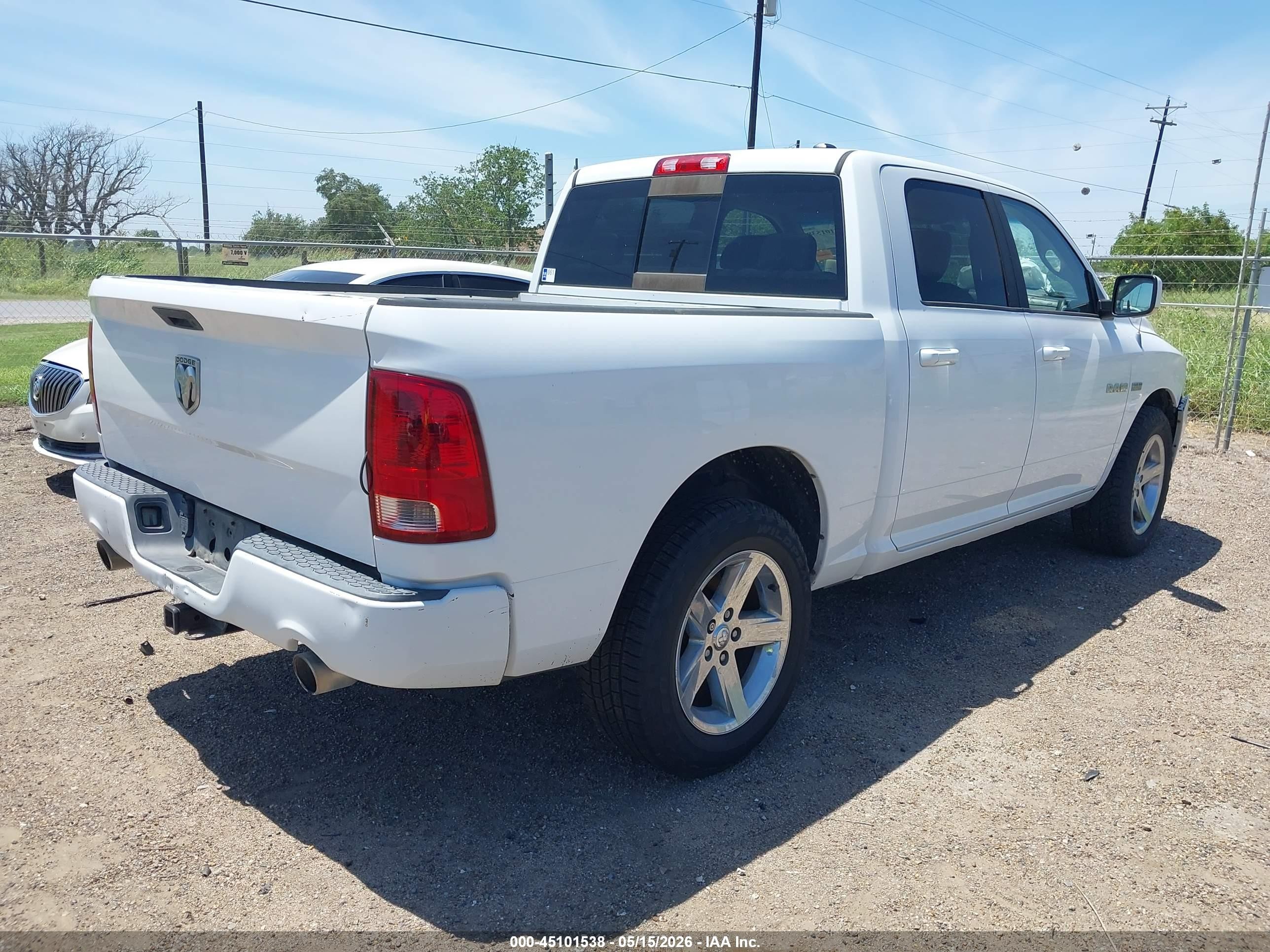 2010 Dodge Ram 1500 Slt/sport/trx White vin: 1D7RB1CT3AS176436
