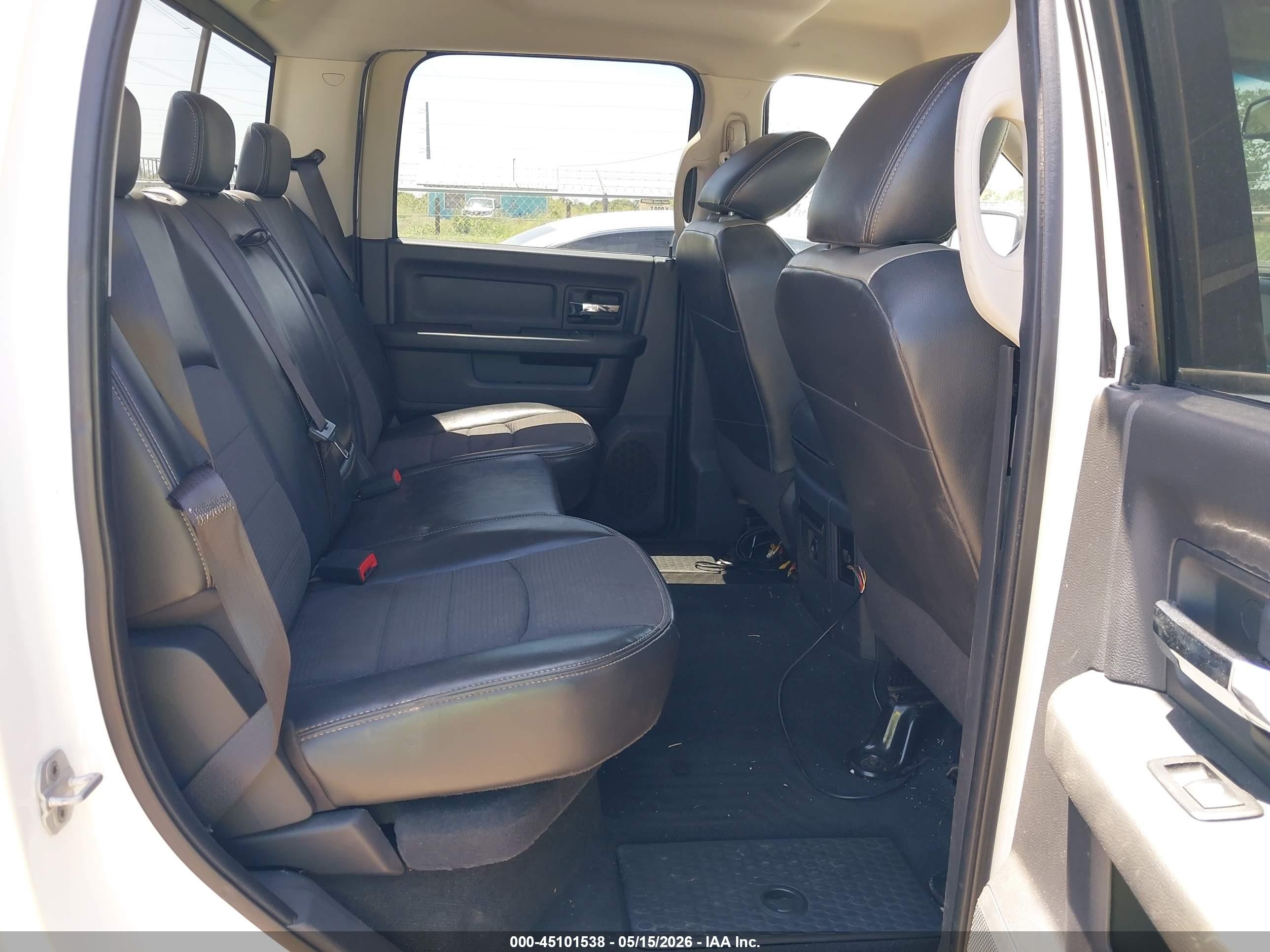 2010 Dodge Ram 1500 Slt/sport/trx White vin: 1D7RB1CT3AS176436
