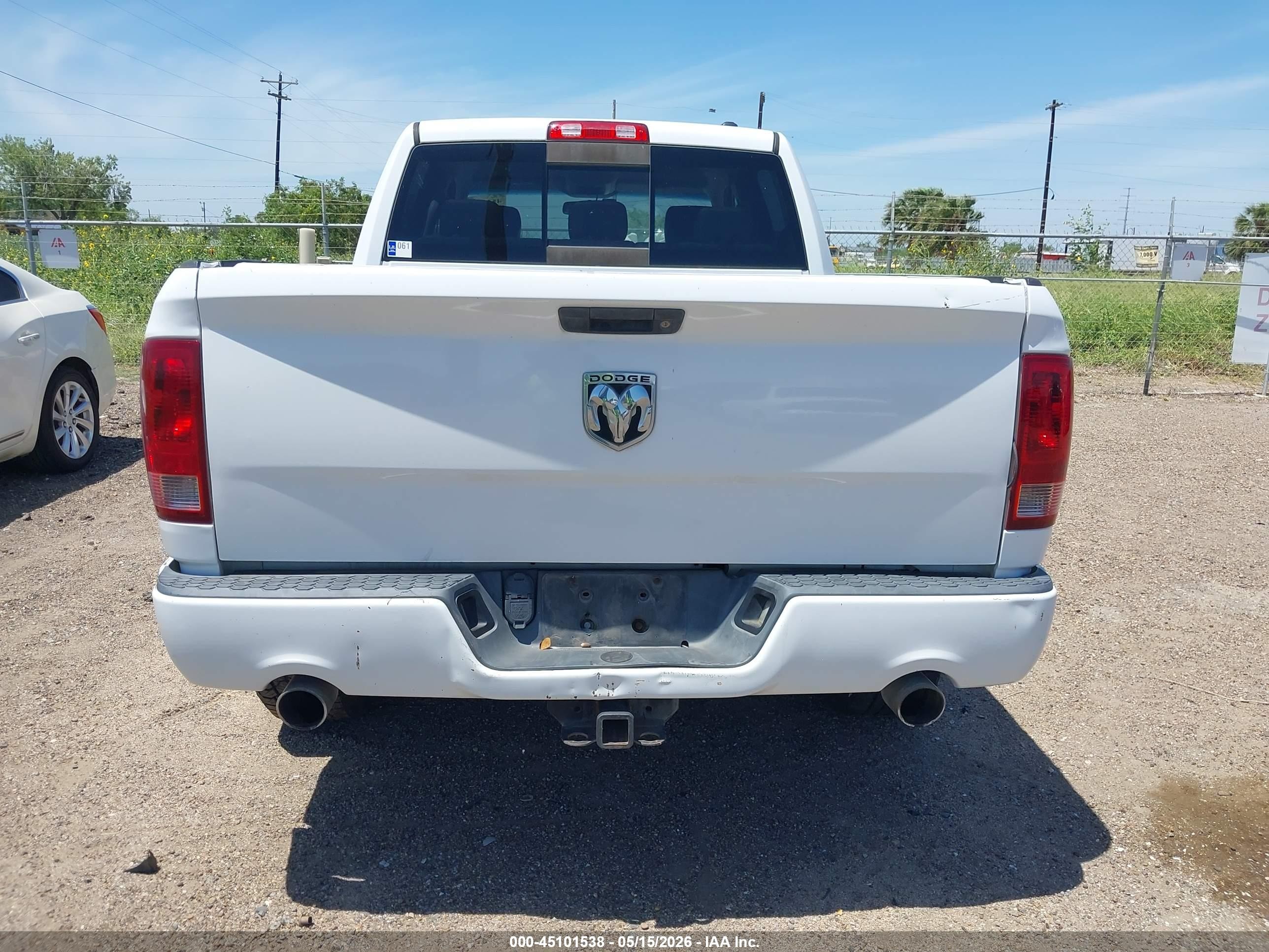 2010 Dodge Ram 1500 Slt/sport/trx White vin: 1D7RB1CT3AS176436