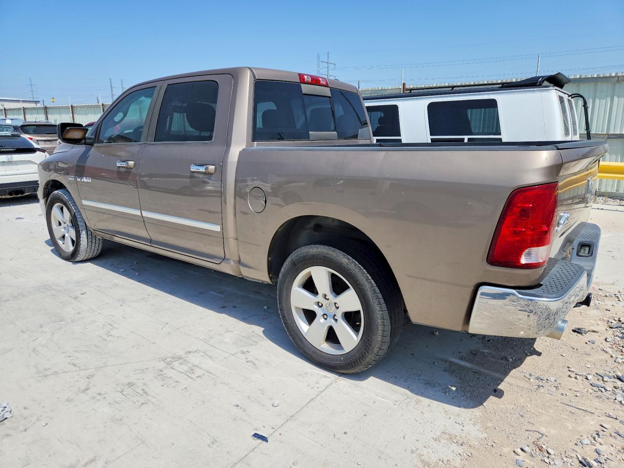 2010 Dodge Ram 1500 Gold vin: 1D7RB1CT4AS248552