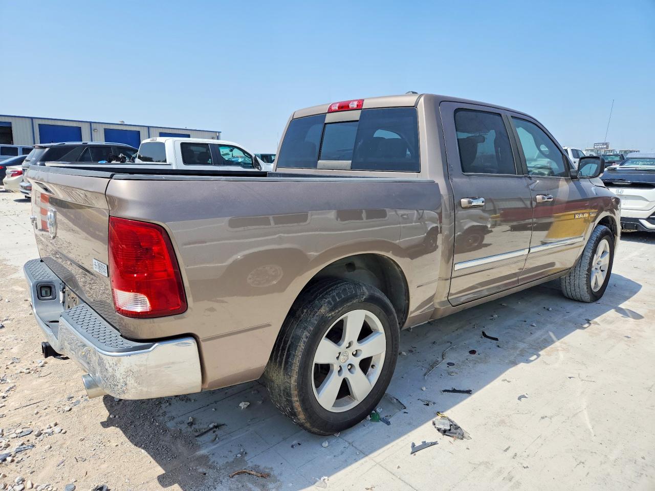 2010 Dodge Ram 1500 Gold vin: 1D7RB1CT4AS248552