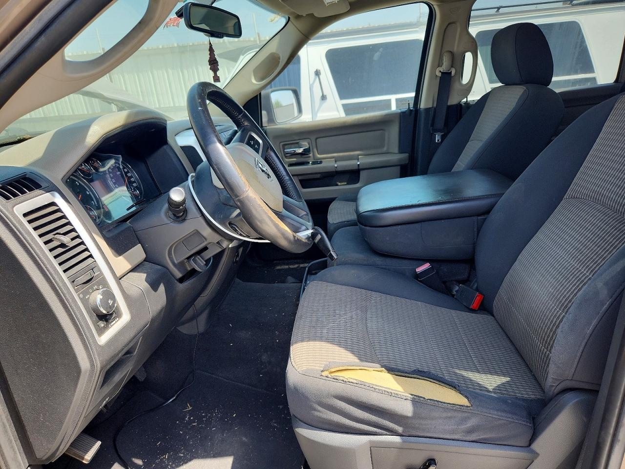 2010 Dodge Ram 1500 Gold vin: 1D7RB1CT4AS248552