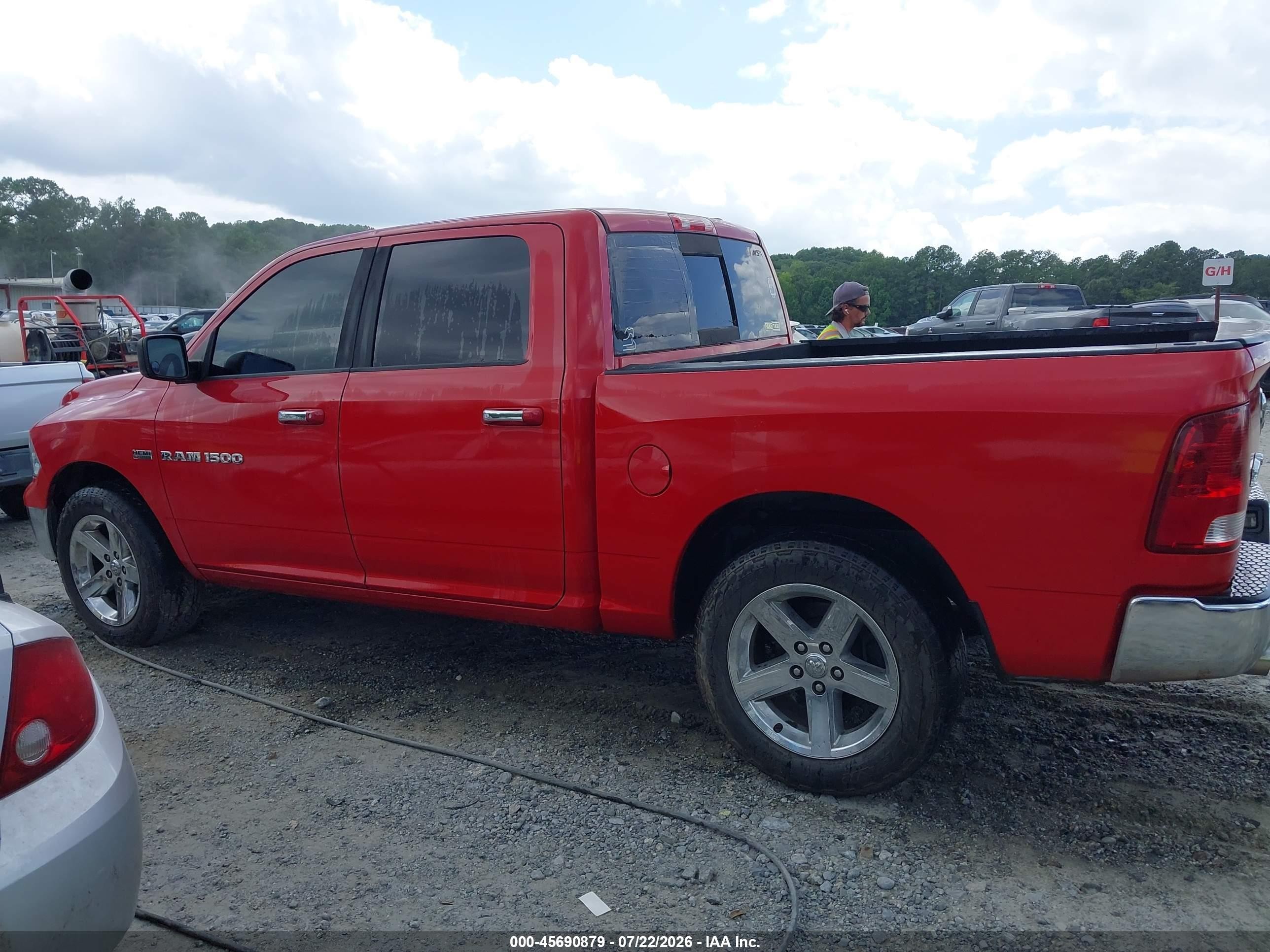 2011 Ram Ram 1500 Slt Red vin: 1D7RB1CT5BS657919