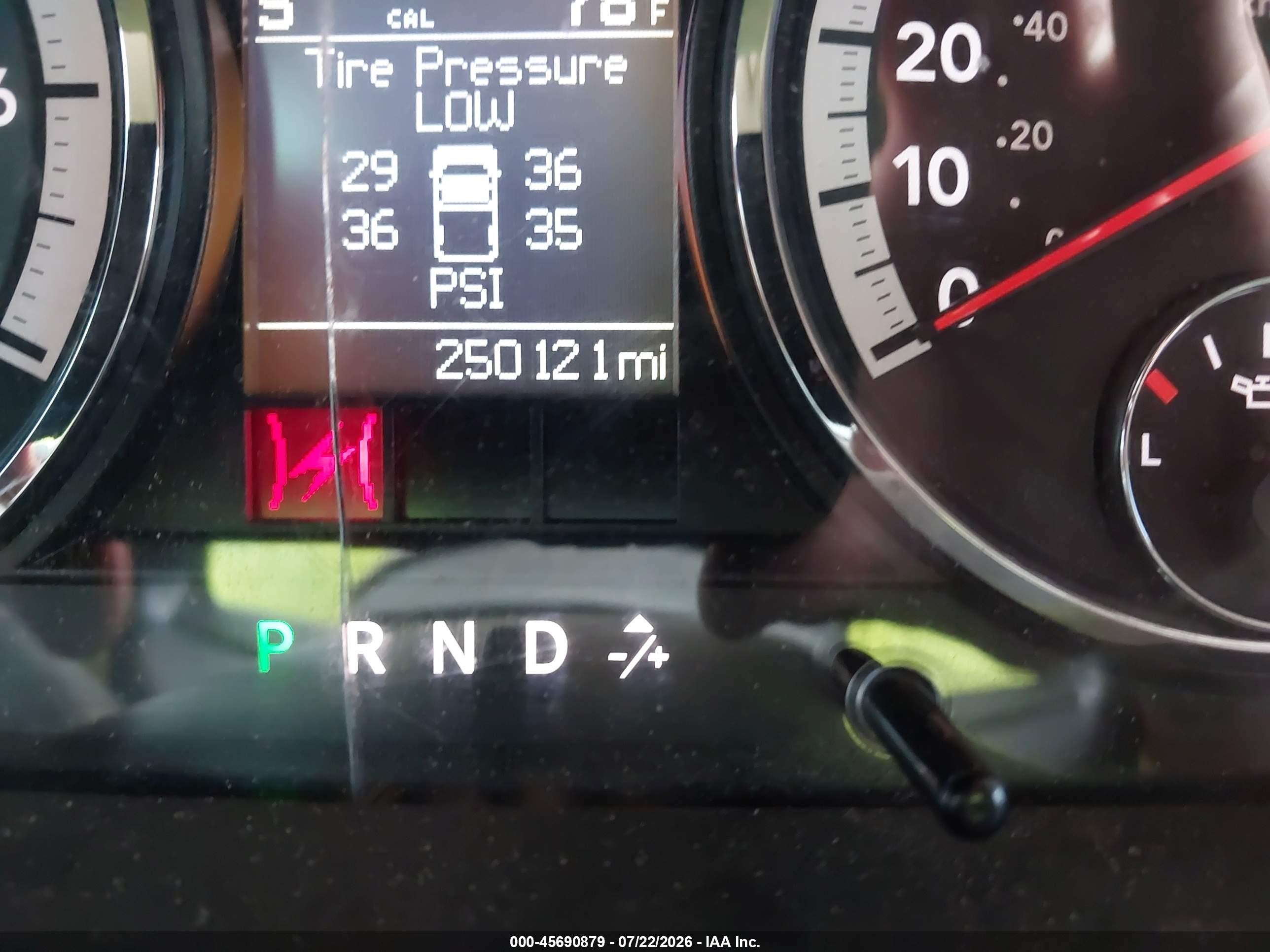 2011 Ram Ram 1500 Slt Red vin: 1D7RB1CT5BS657919
