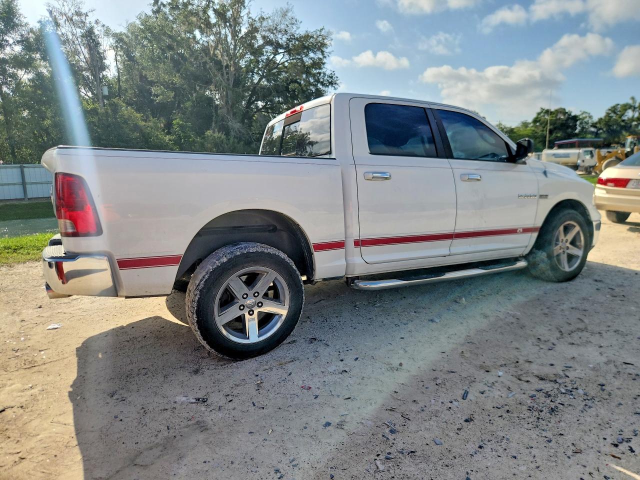 2010 Dodge Ram 1500 Белый vin: 1D7RB1CT6AS205993
