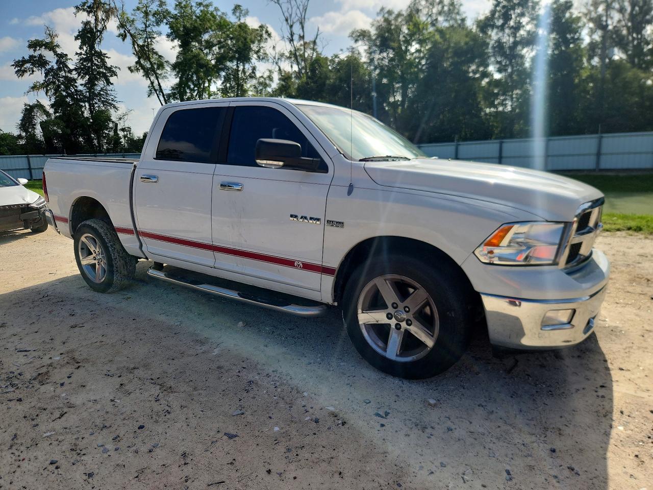 2010 Dodge Ram 1500 Белый vin: 1D7RB1CT6AS205993