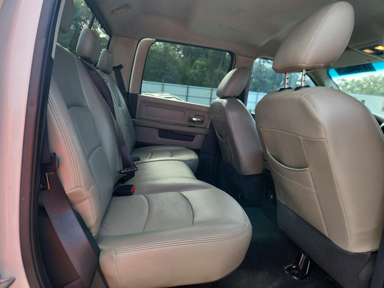 2010 Dodge Ram 1500 Белый vin: 1D7RB1CT6AS205993
