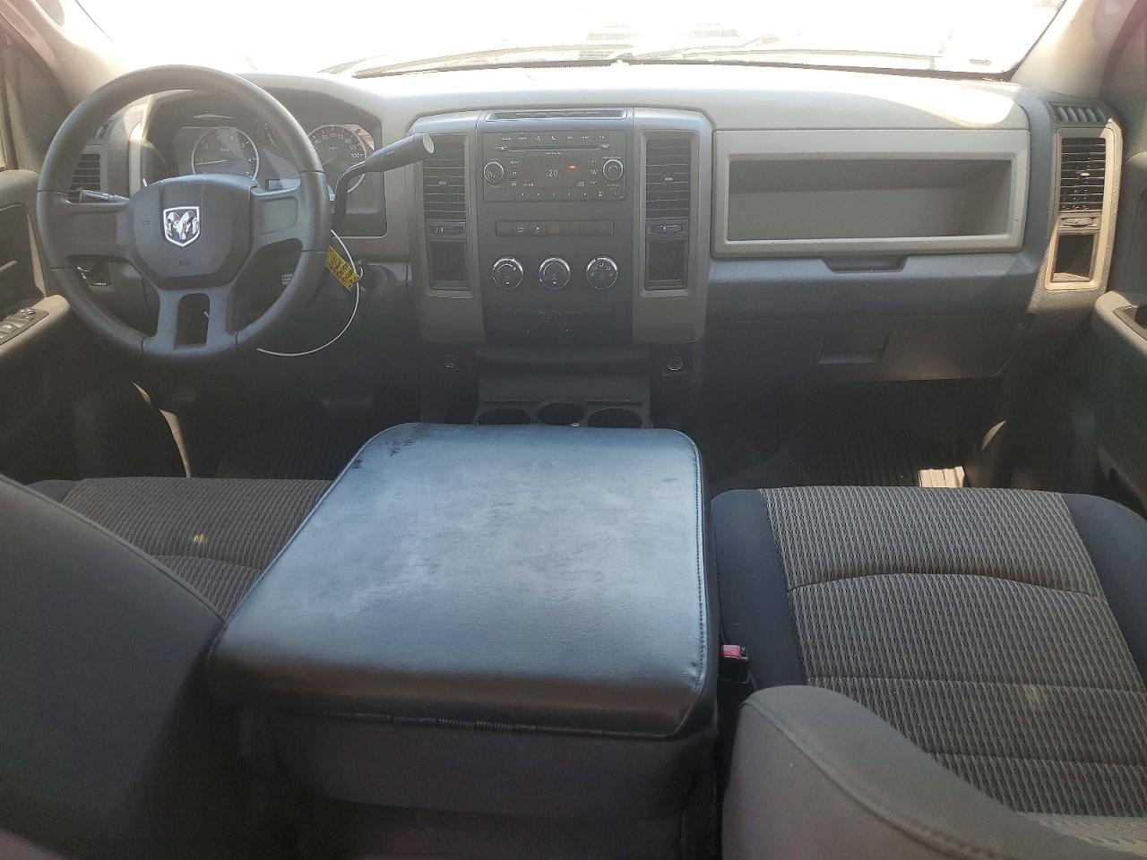 2011 Dodge Ram 1500 Серебряный vin: 1D7RB1CT6BS573964