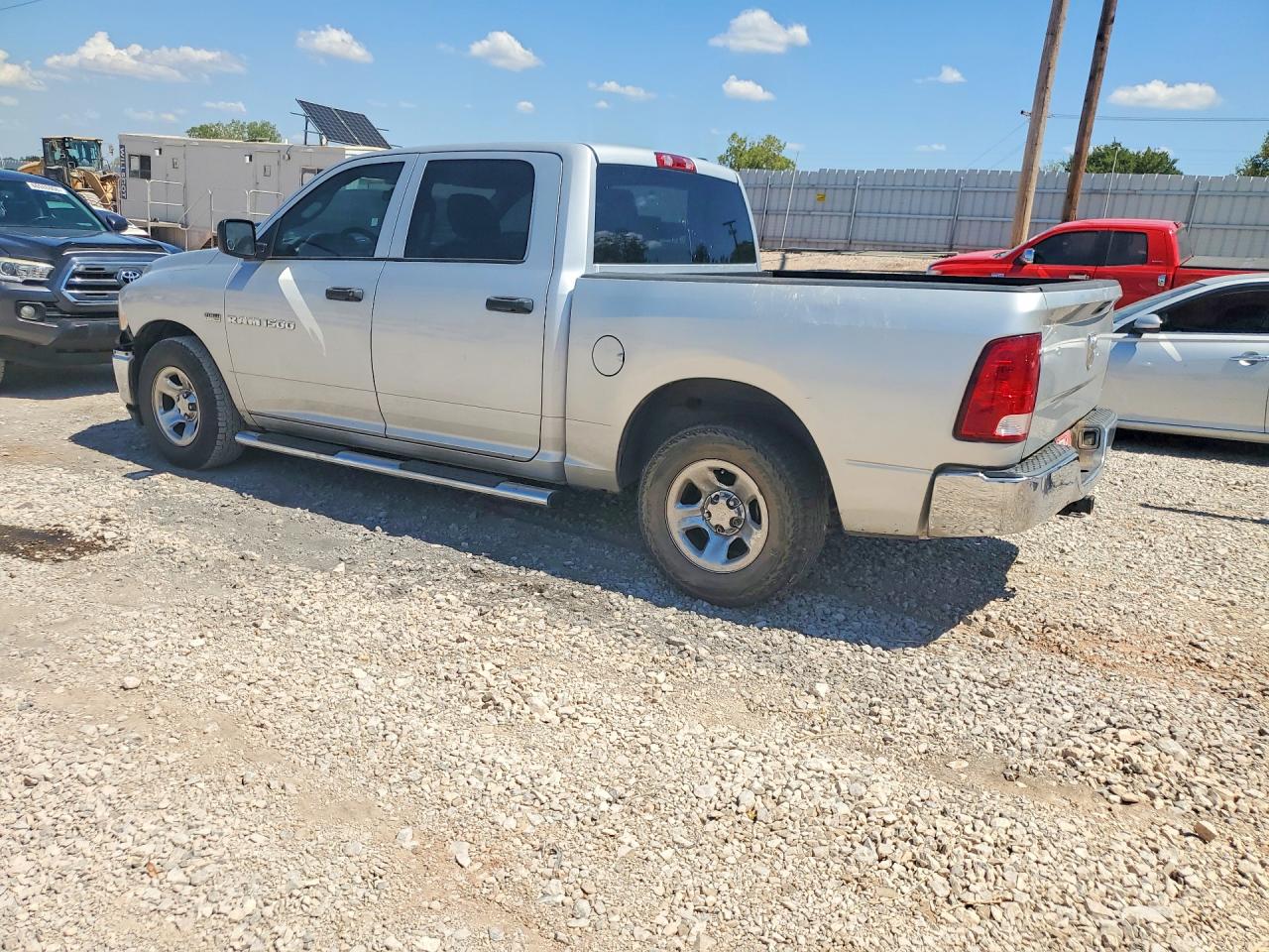 2011 Dodge Ram 1500 Серебряный vin: 1D7RB1CT6BS573964