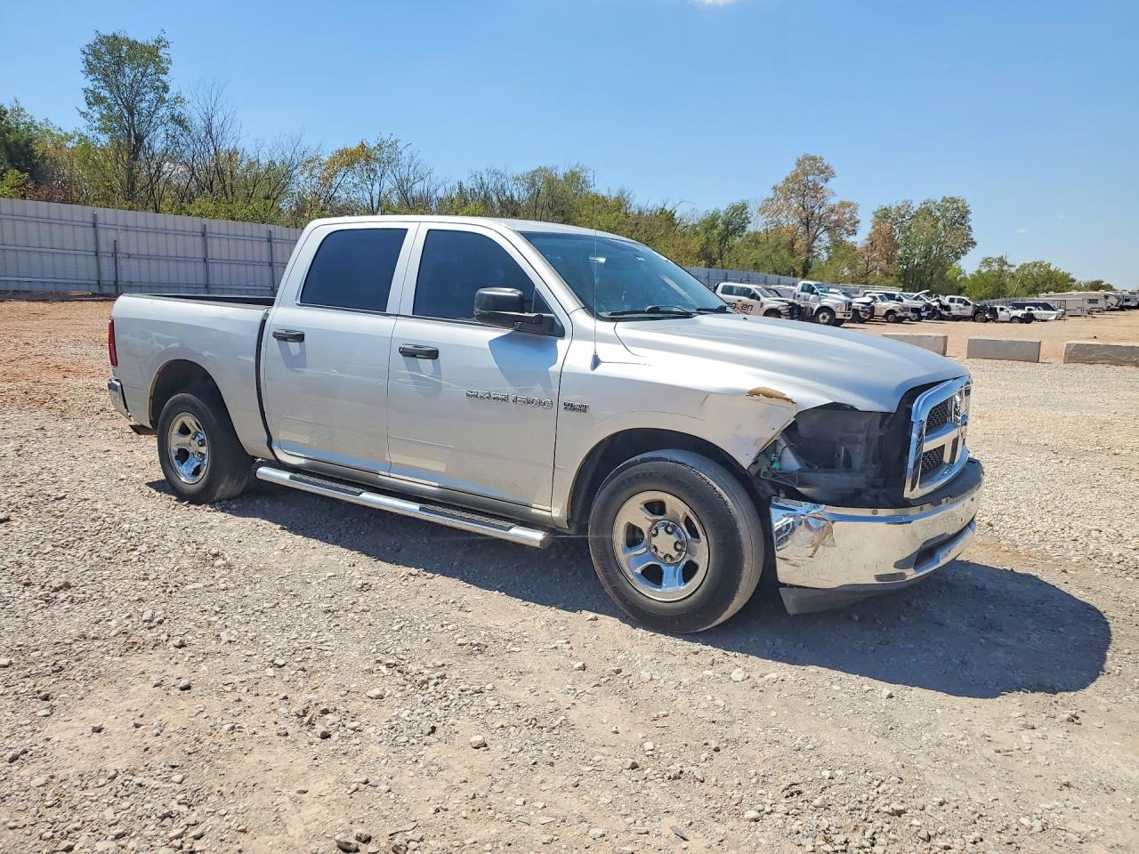 2011 Dodge Ram 1500 Серебряный vin: 1D7RB1CT6BS573964