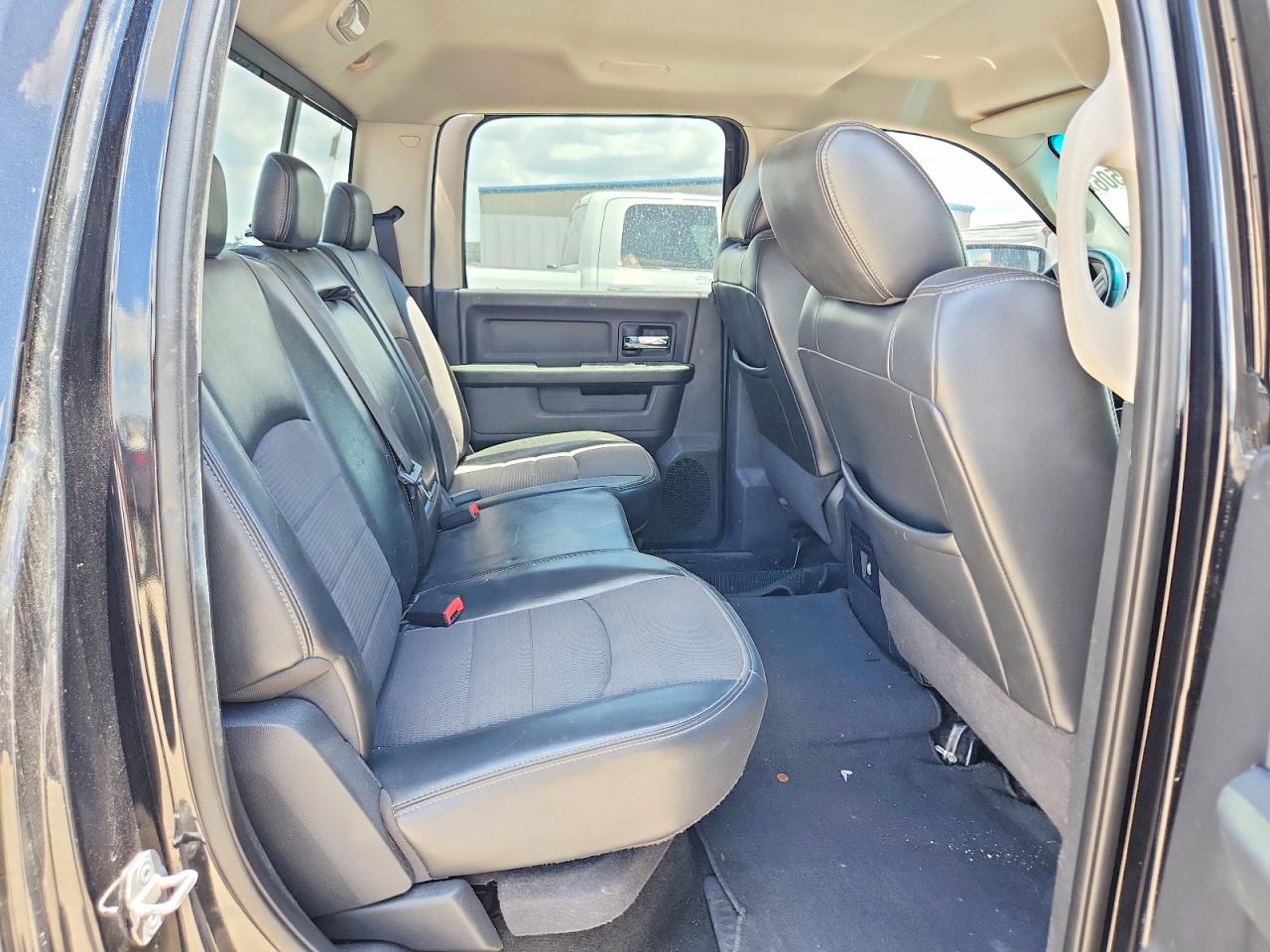 2010 Dodge Ram 1500 Черный vin: 1D7RB1CT7AS169196