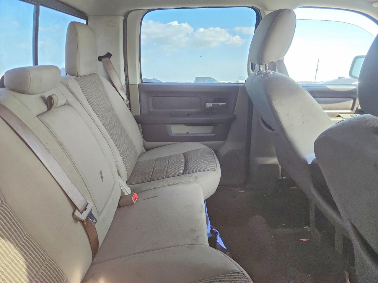 2011 Dodge Ram 1500 Tan vin: 1D7RB1CT8BS515614