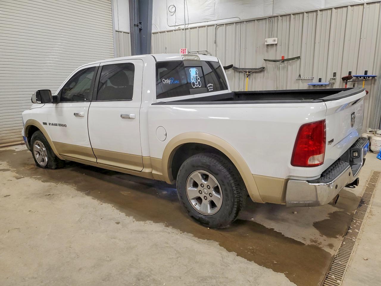 2011 Dodge Ram 1500 White vin: 1D7RB1CT8BS530422