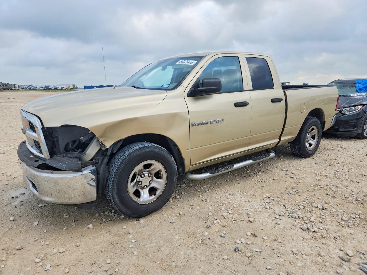 2011 Dodge Ram 1500 Золотой vin: 1D7RB1GK1BS702792