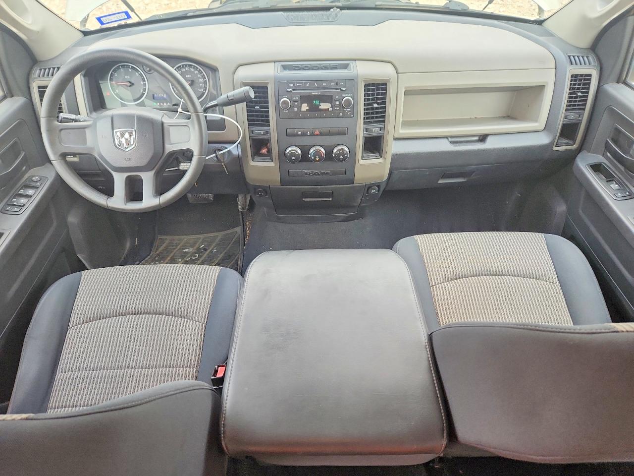 2011 Dodge Ram 1500 Золотой vin: 1D7RB1GK1BS702792