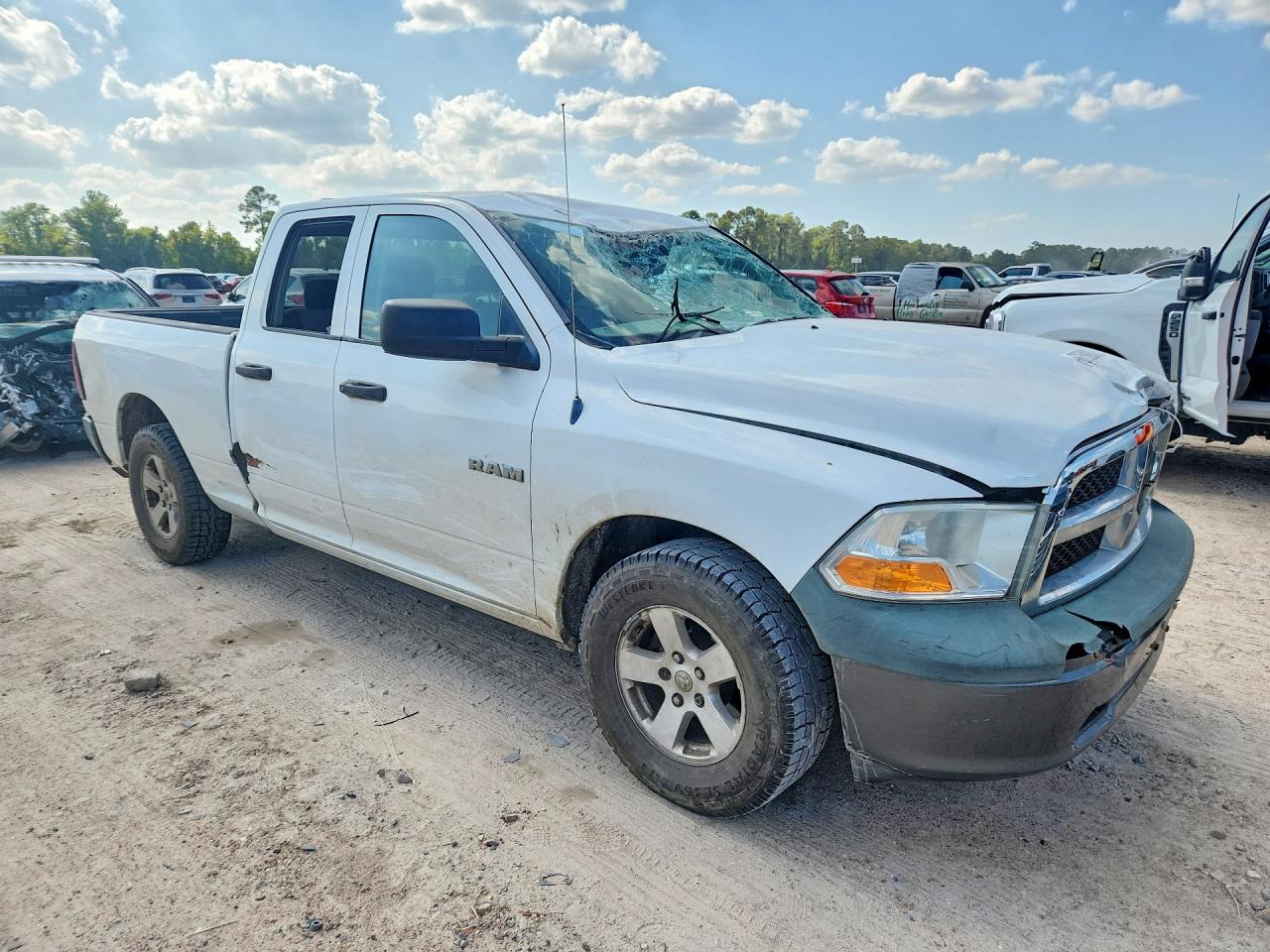 2010 Dodge Ram 1500 White vin: 1D7RB1GK4AS121849