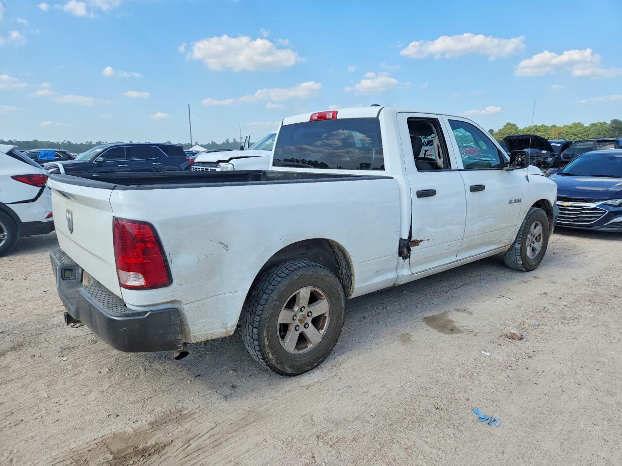 2010 Dodge Ram 1500 White vin: 1D7RB1GK4AS121849