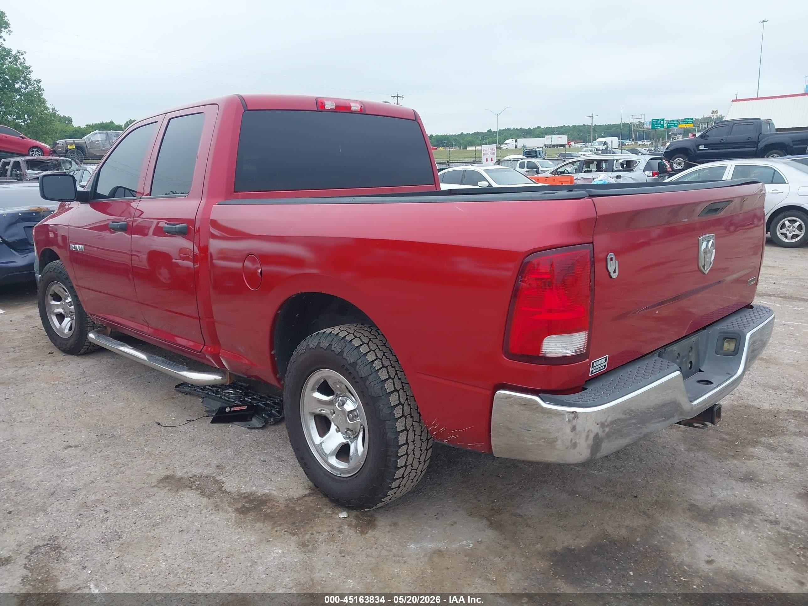 2010 Dodge Ram 1500 St Красный vin: 1D7RB1GP0AS141639