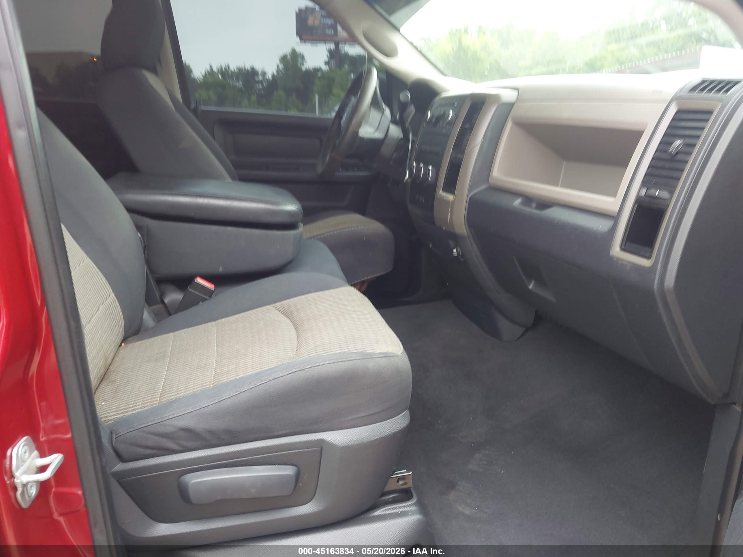 2010 Dodge Ram 1500 St Красный vin: 1D7RB1GP0AS141639