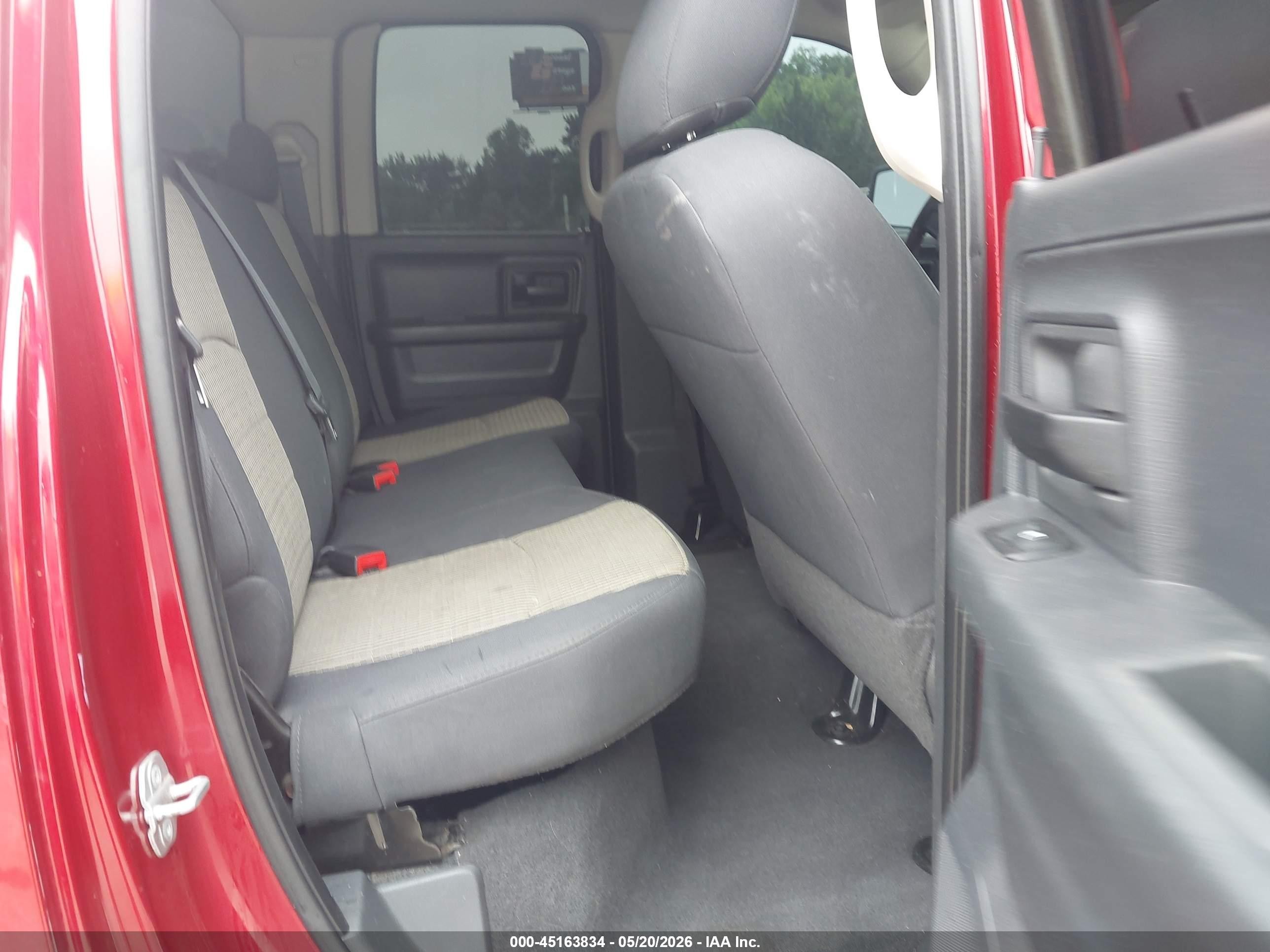 2010 Dodge Ram 1500 St Красный vin: 1D7RB1GP0AS141639