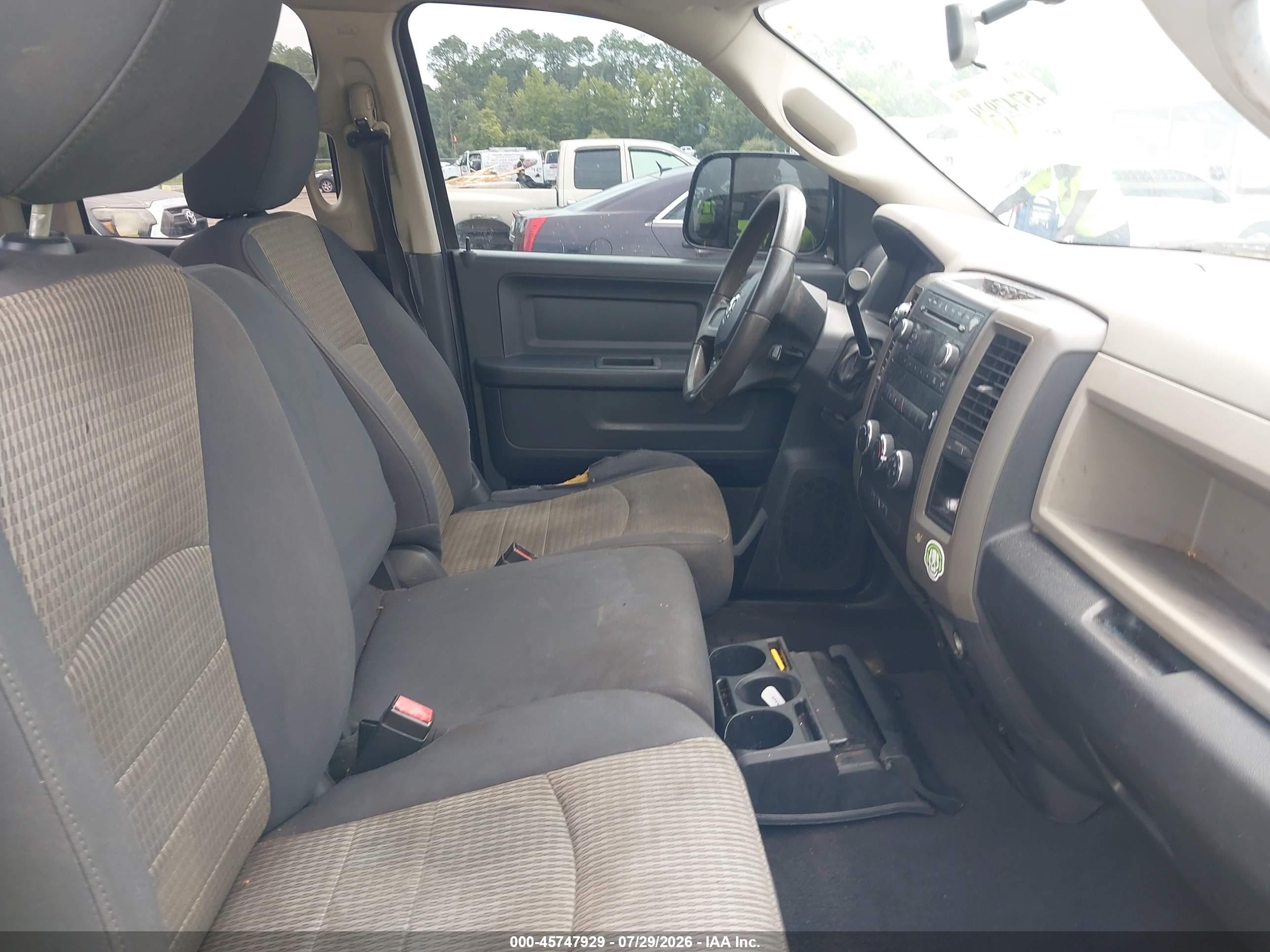 2010 Dodge Ram 1500 St Белый vin: 1D7RB1GP0AS160353