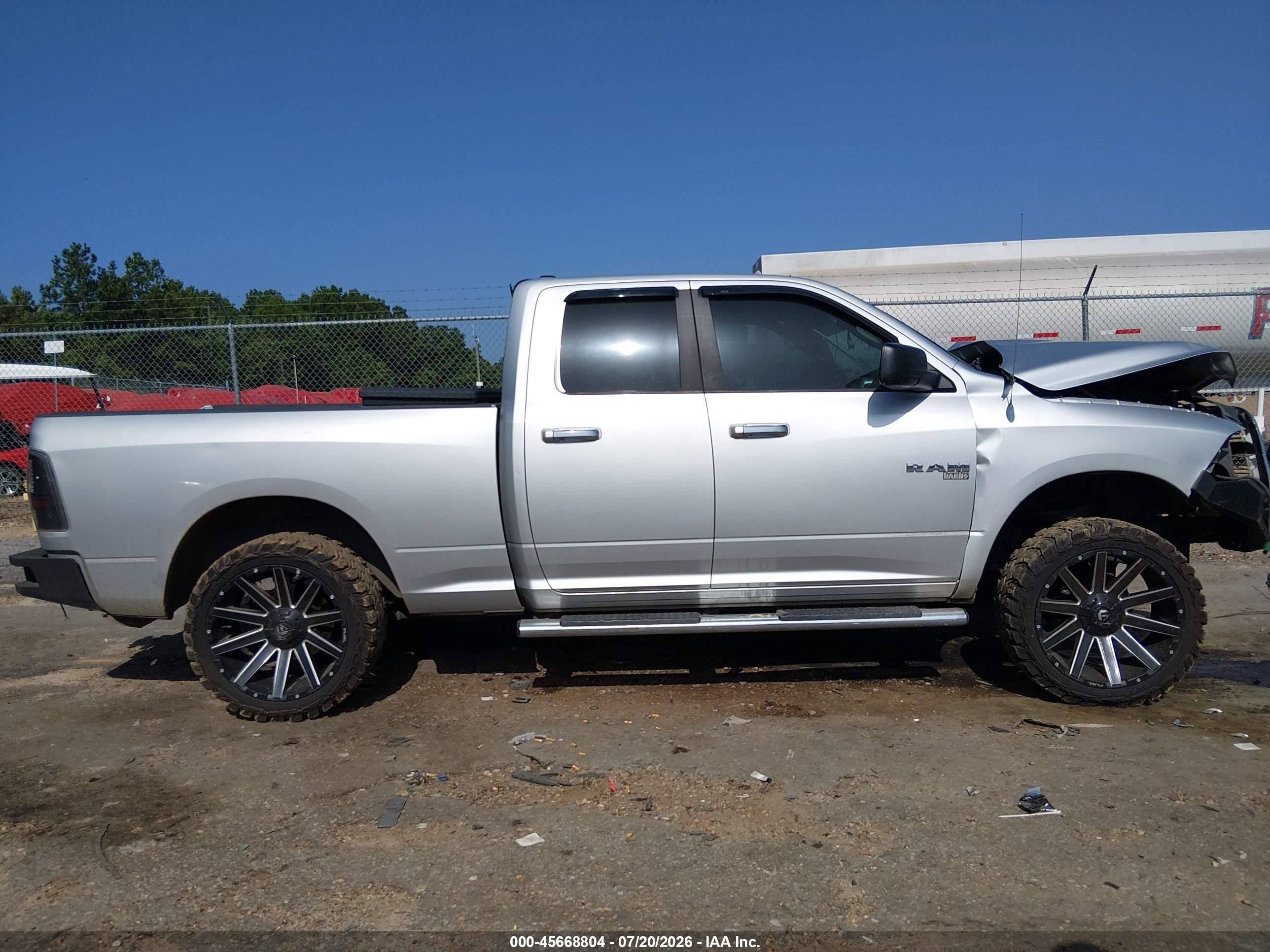 2010 Dodge Ram 1500 Slt/sport/trx Silver vin: 1D7RB1GP0AS249761