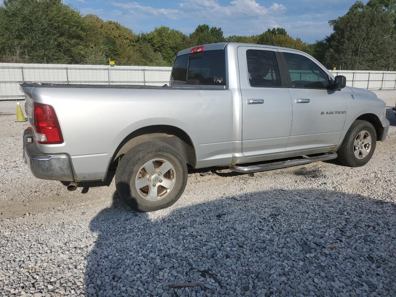 2011 Dodge Ram 1500 Серебряный vin: 1D7RB1GP0BS614456