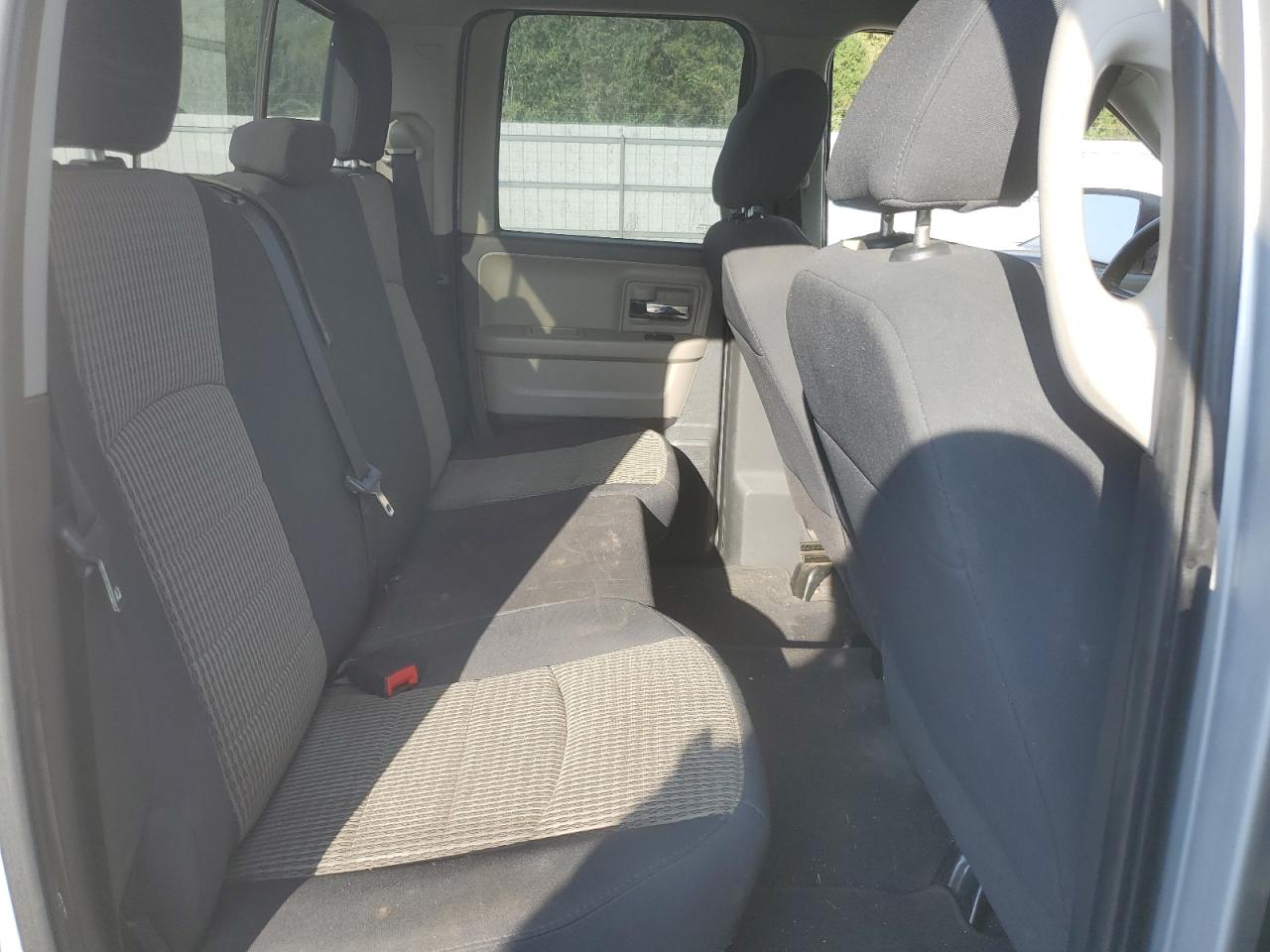 2011 Dodge Ram 1500 Серебряный vin: 1D7RB1GP0BS614456