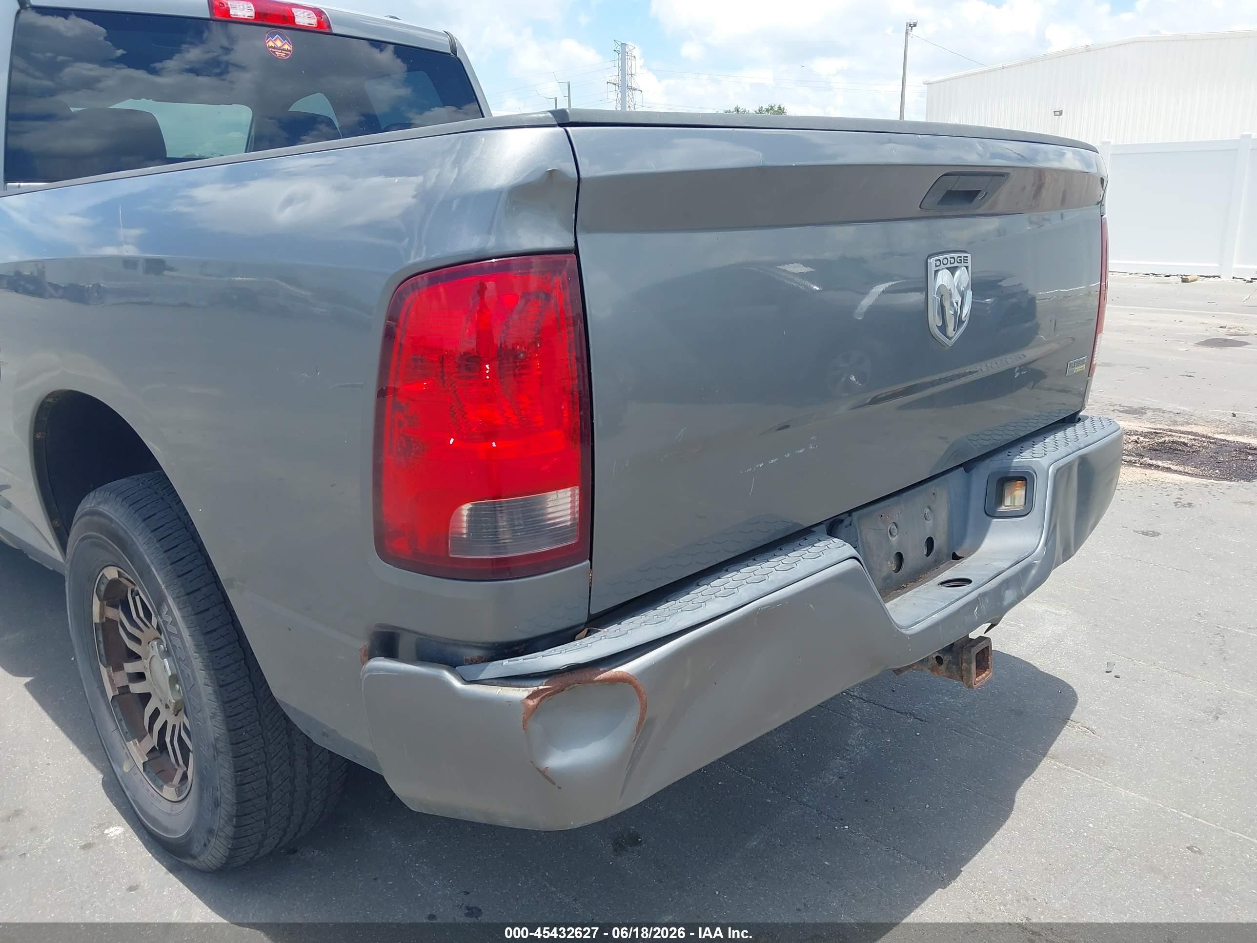 2010 Dodge Ram 1500 St Gray vin: 1D7RB1GP4AS213930