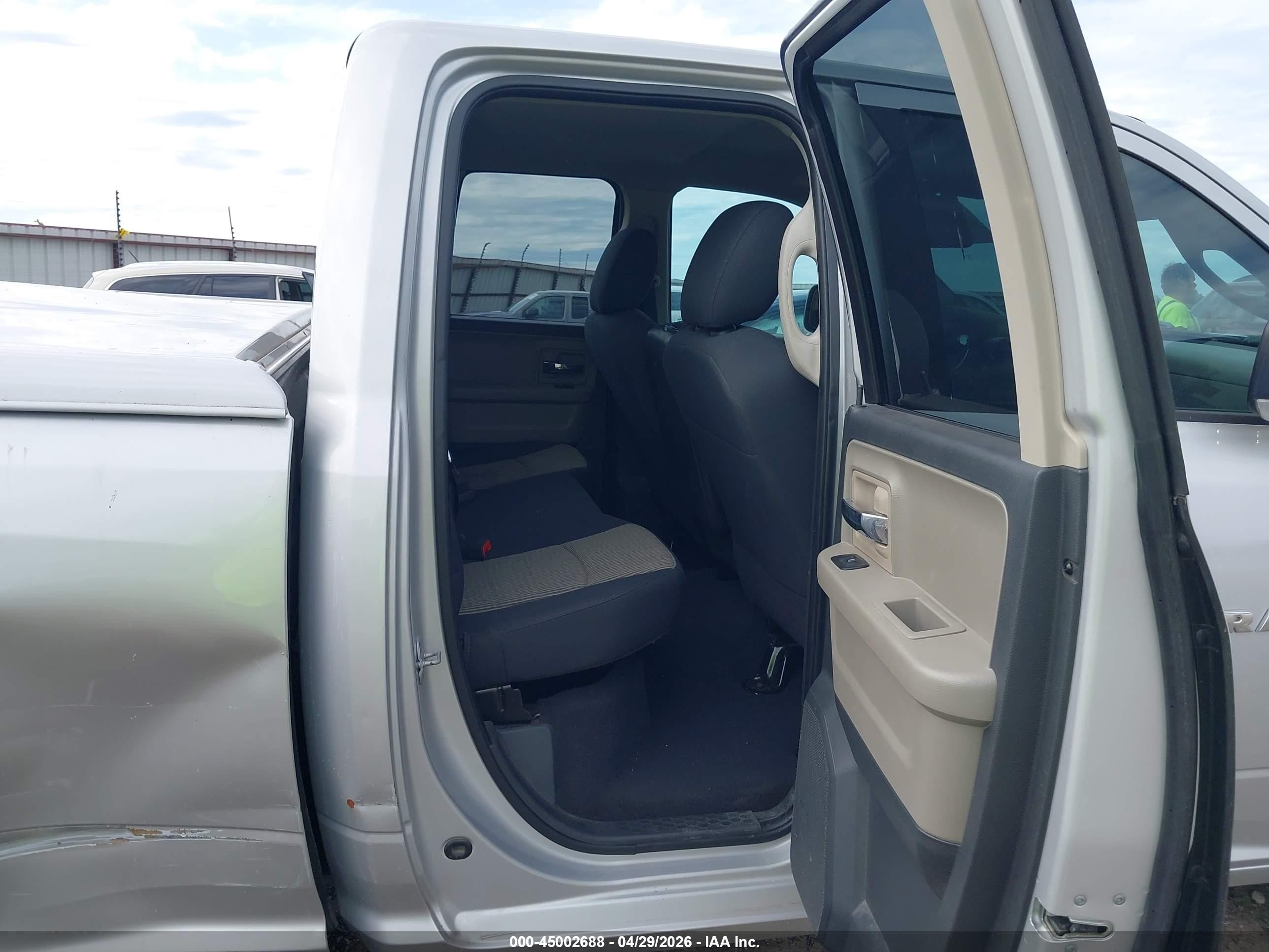 2011 Ram Ram 1500 Slt Silver vin: 1D7RB1GP6BS614879