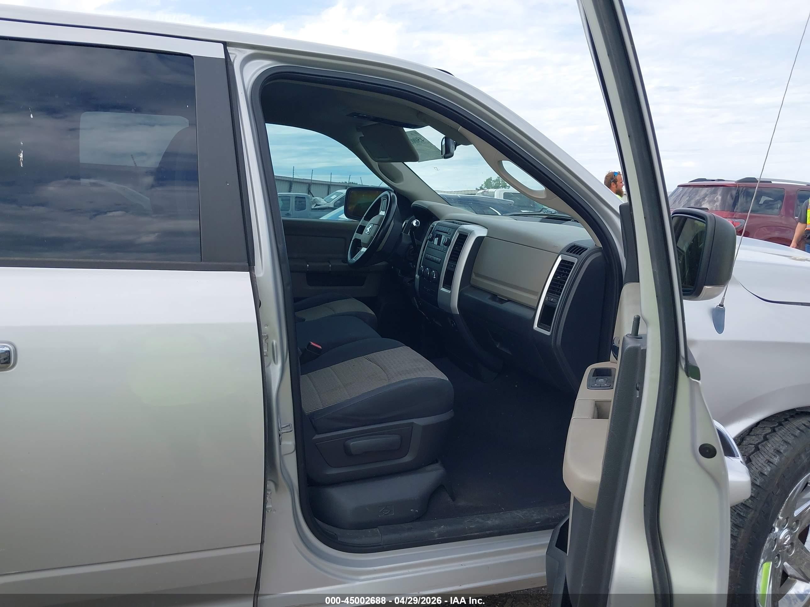 2011 Ram Ram 1500 Slt Silver vin: 1D7RB1GP6BS614879