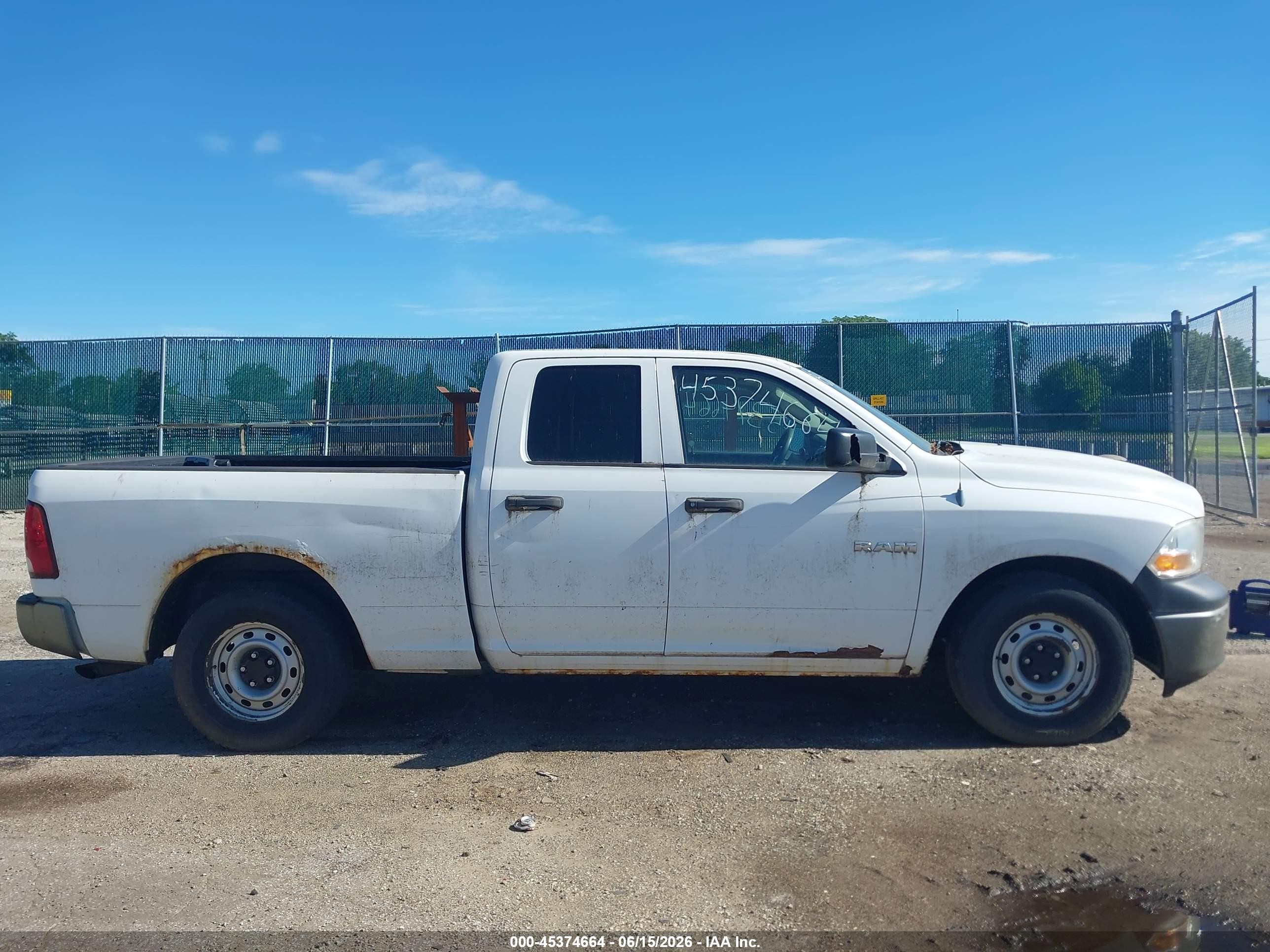 2010 Dodge Ram 1500 St White vin: 1D7RB1GPXAS152356