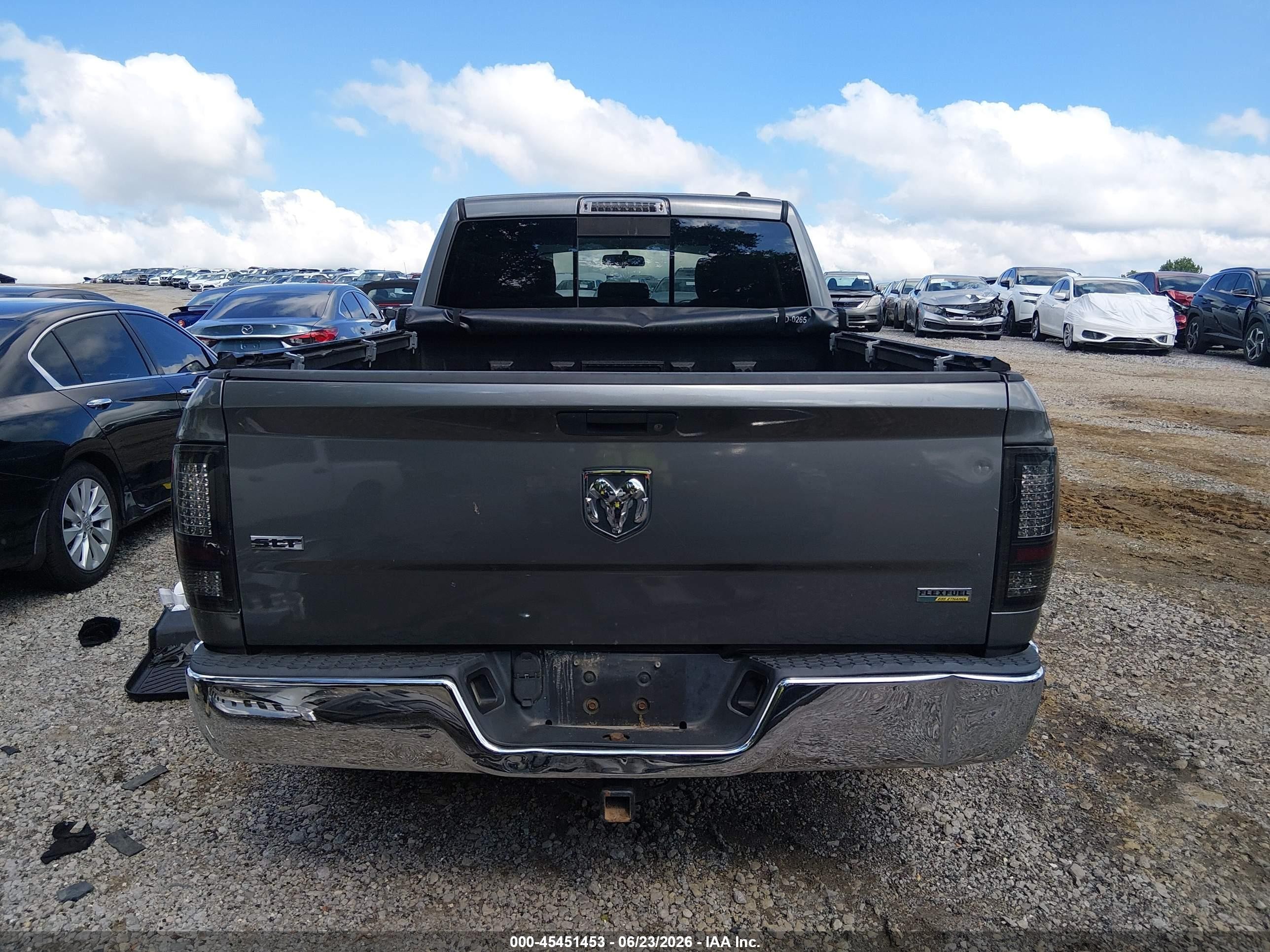 2011 Ram Ram 1500 Slt Gray vin: 1D7RB1GPXBS520326