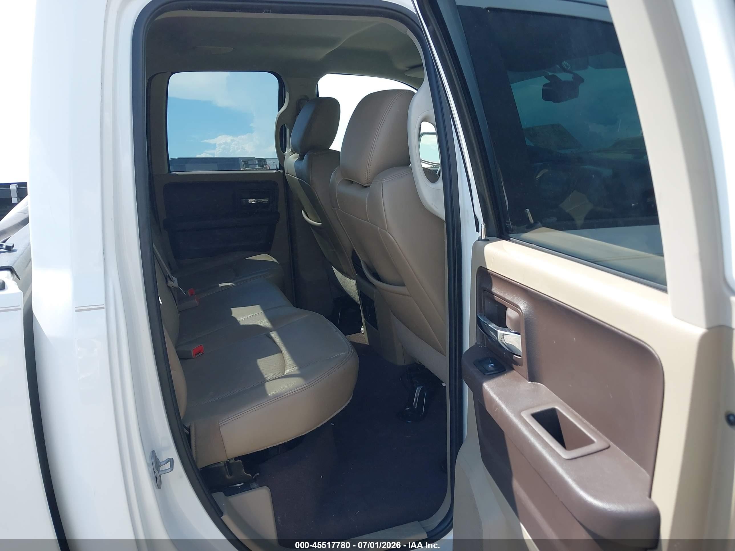 2011 Ram Ram 1500 Laramie White vin: 1D7RB1GT1BS548058