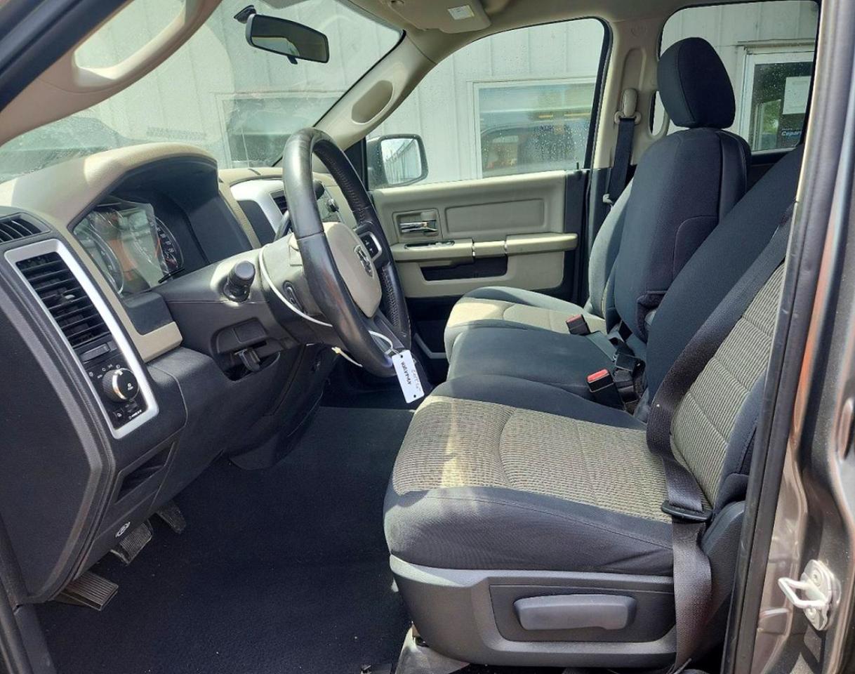 2011 Dodge Ram 1500 Gray vin: 1D7RB1GT4BS663124