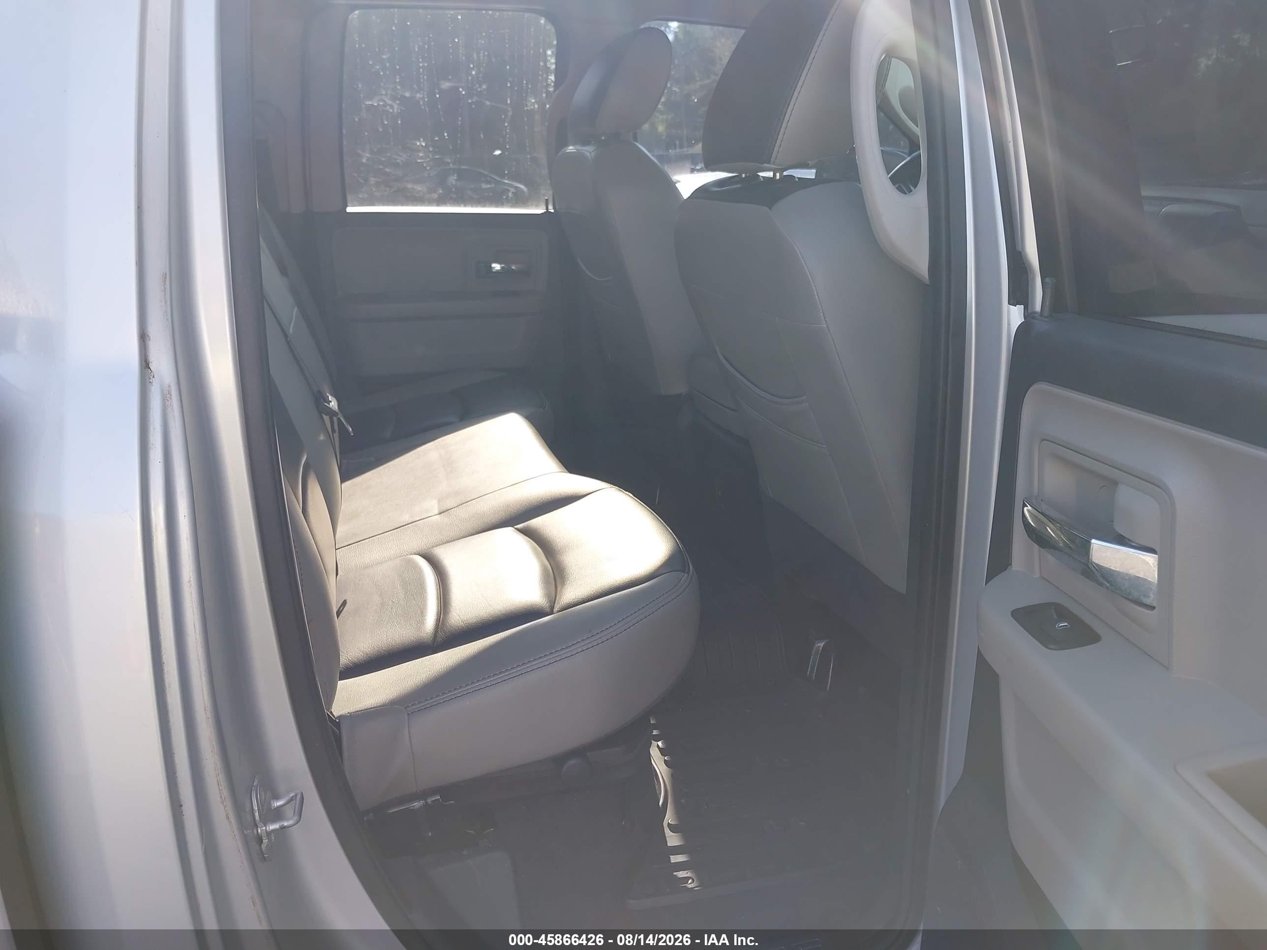 2010 Dodge Ram 1500 Slt/sport/trx Silver vin: 1D7RB1GT5AS112490