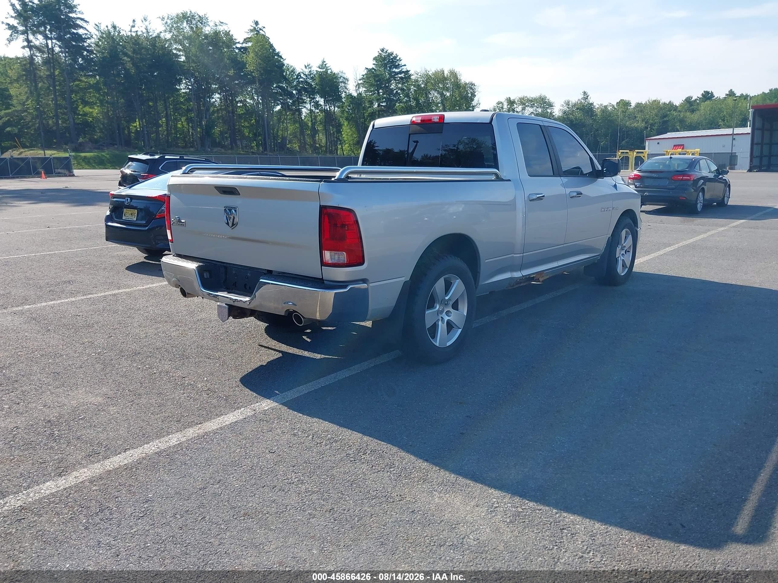 2010 Dodge Ram 1500 Slt/sport/trx Silver vin: 1D7RB1GT5AS112490