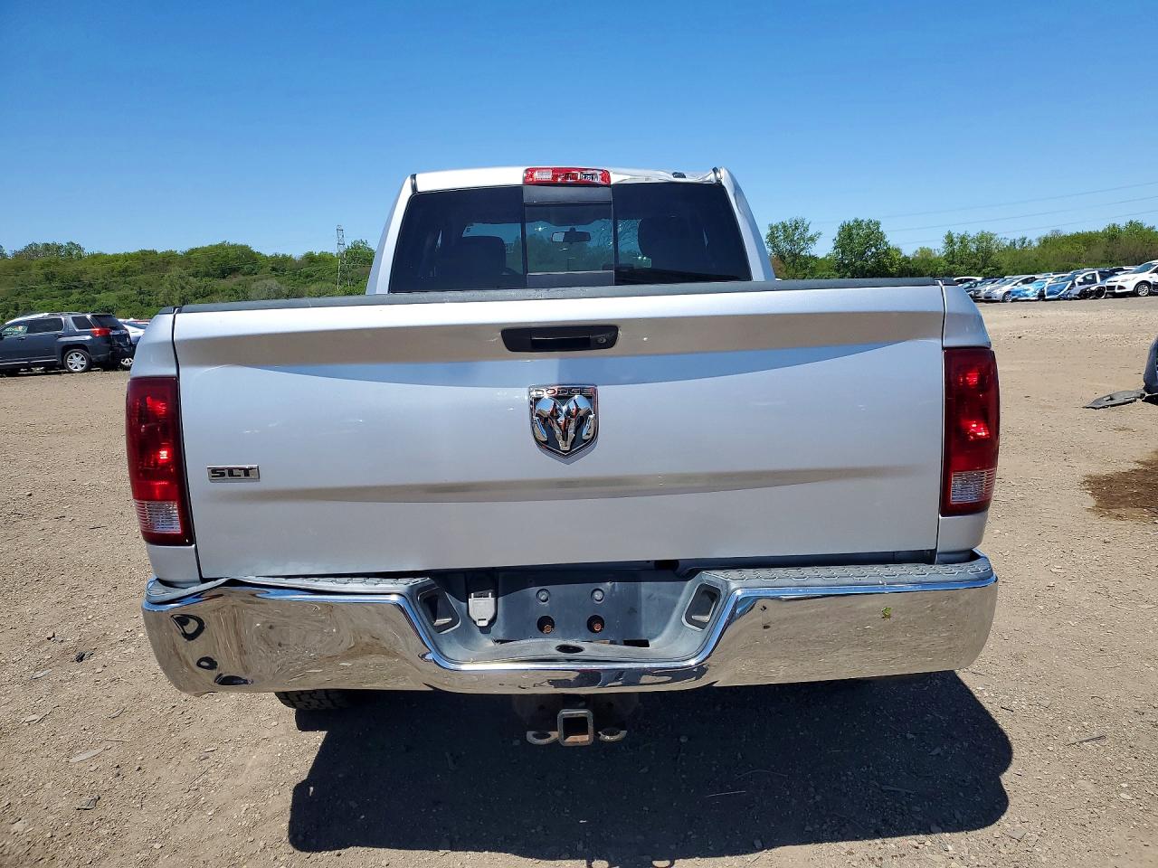 2010 Dodge Ram 1500 Silver vin: 1D7RB1GT7AS127458