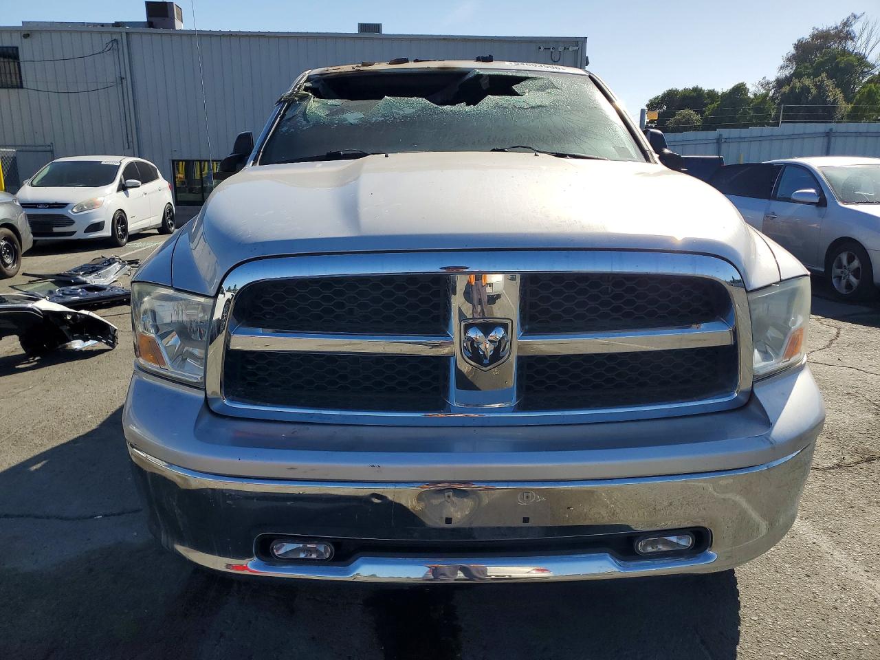 2011 Dodge Ram 1500 Серебряный vin: 1D7RB1GT7BS543687