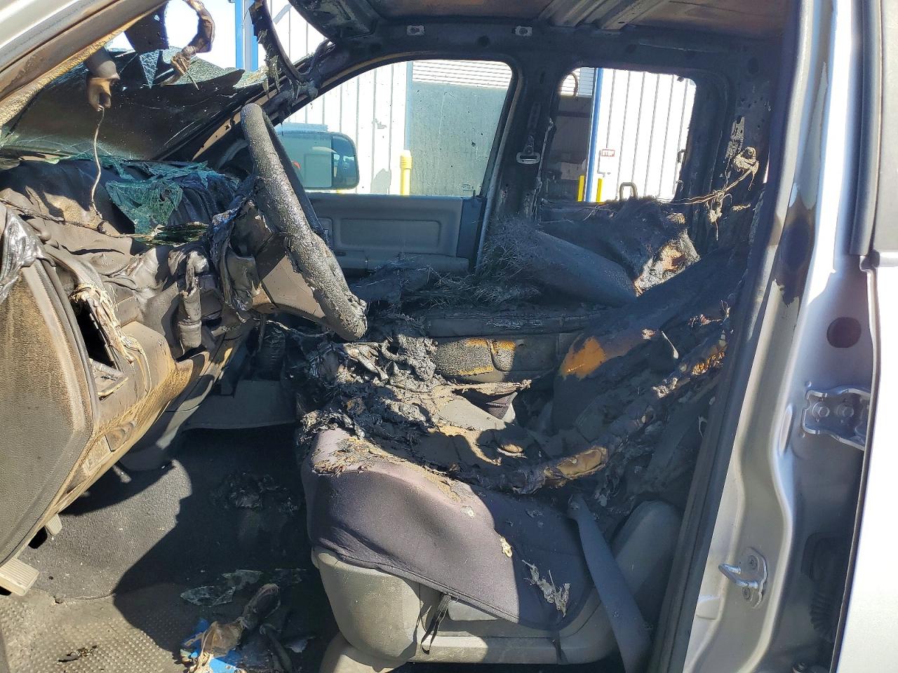 2011 Dodge Ram 1500 Серебряный vin: 1D7RB1GT7BS543687