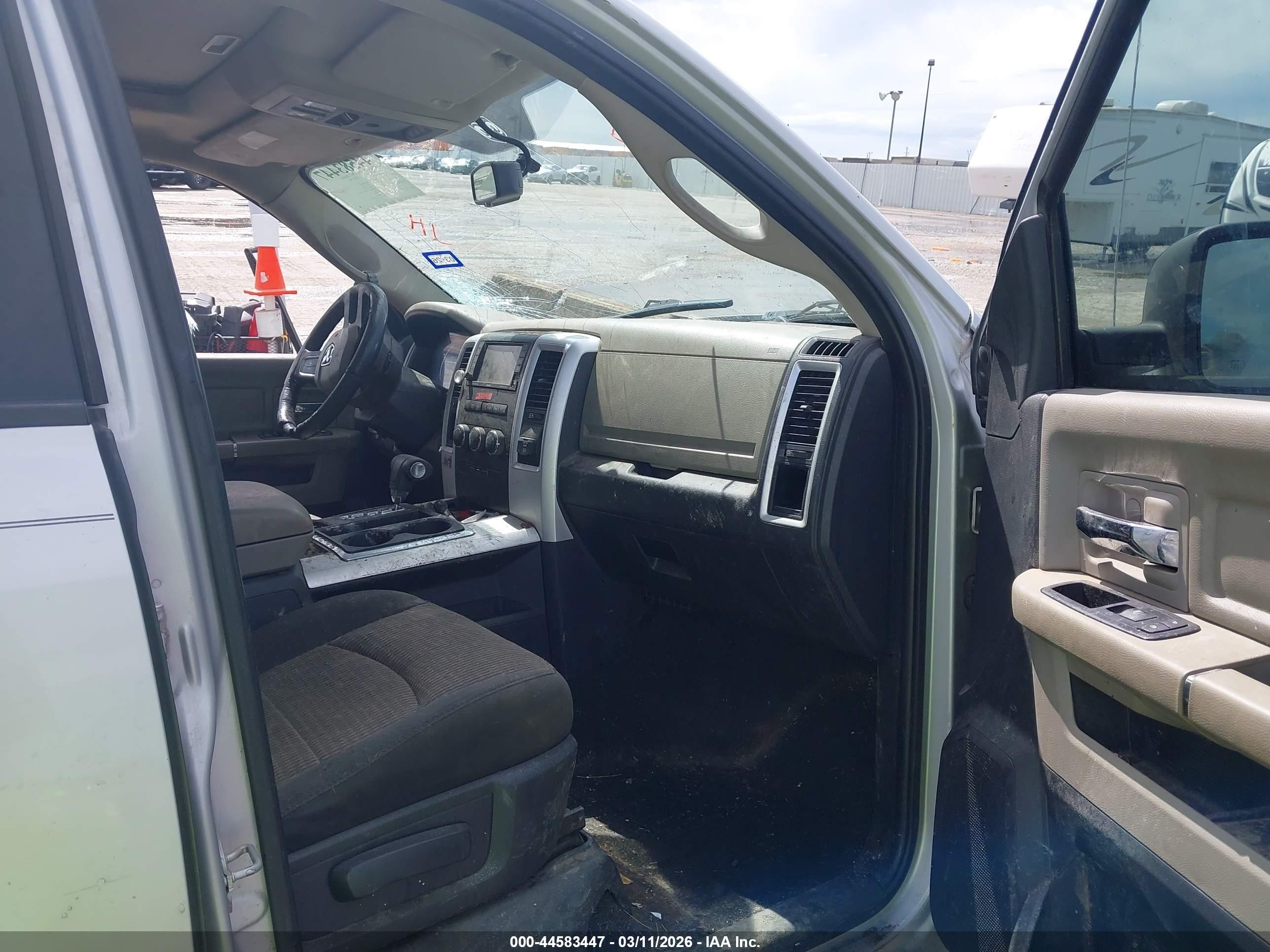 2011 Ram Ram 1500 Slt Серебряный vin: 1D7RB1GT8BS703723
