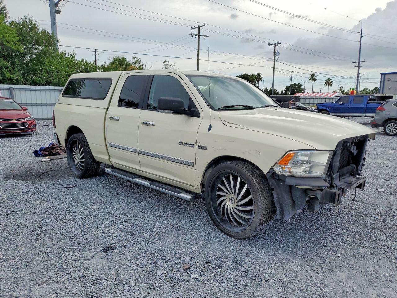 2010 Dodge Ram 1500 Cream vin: 1D7RB1GT9AS230574