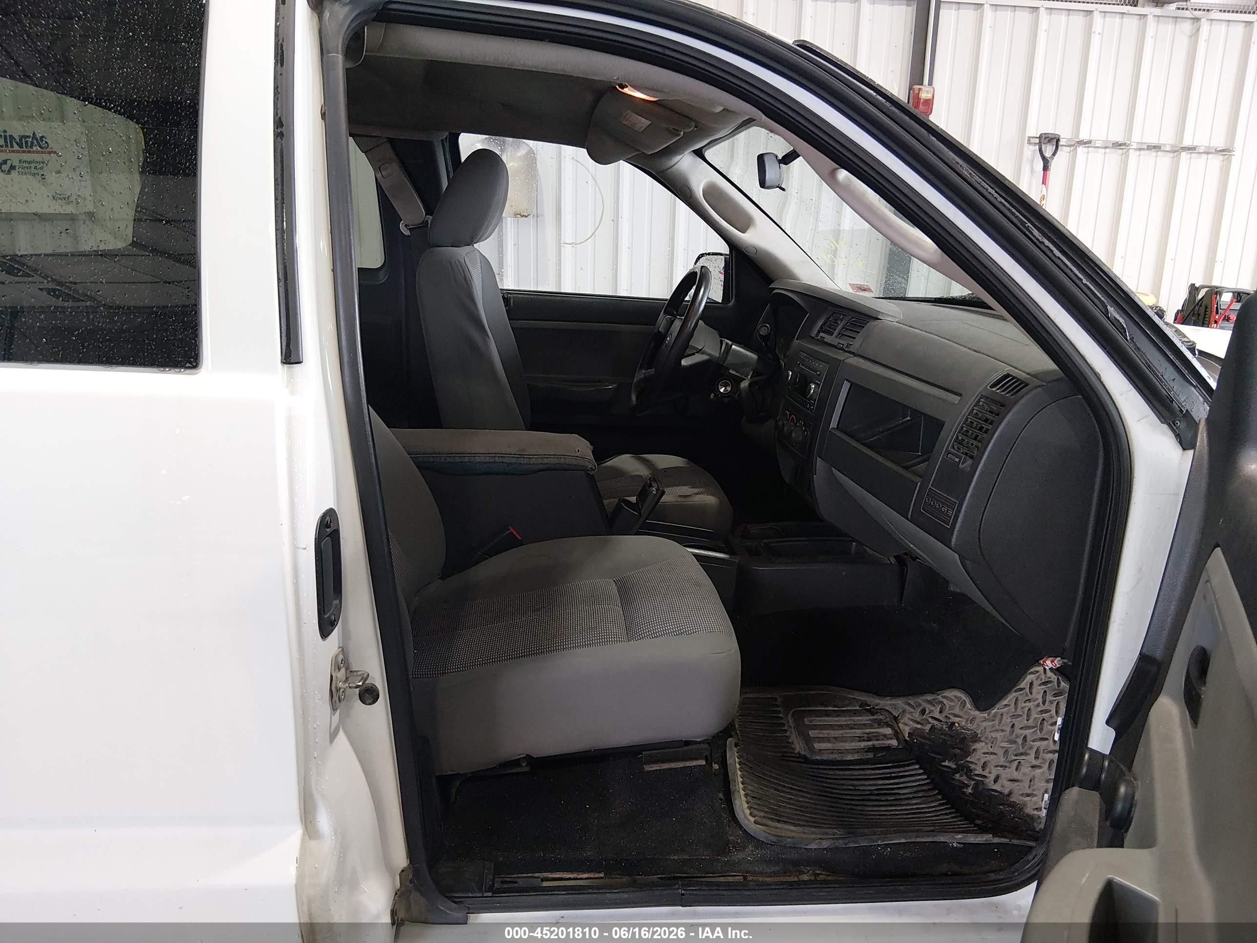 2011 Ram Dakota St White vin: 1D7RE2BK0BS614269