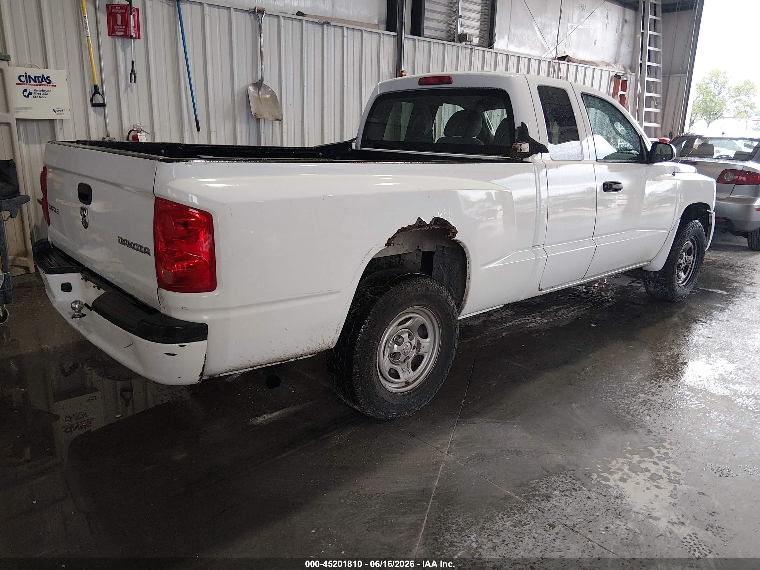 2011 Ram Dakota St White vin: 1D7RE2BK0BS614269