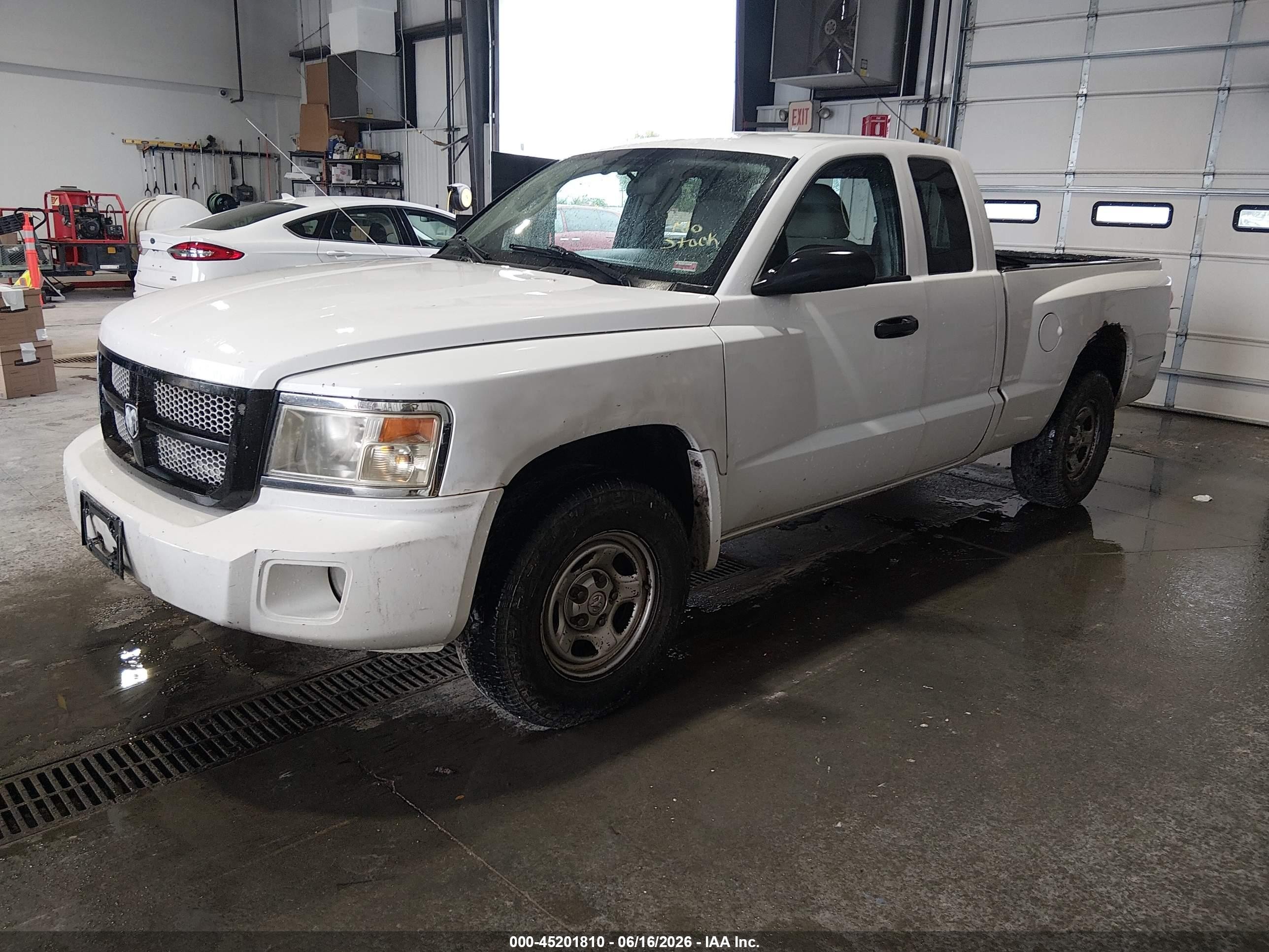 2011 Ram Dakota St White vin: 1D7RE2BK0BS614269