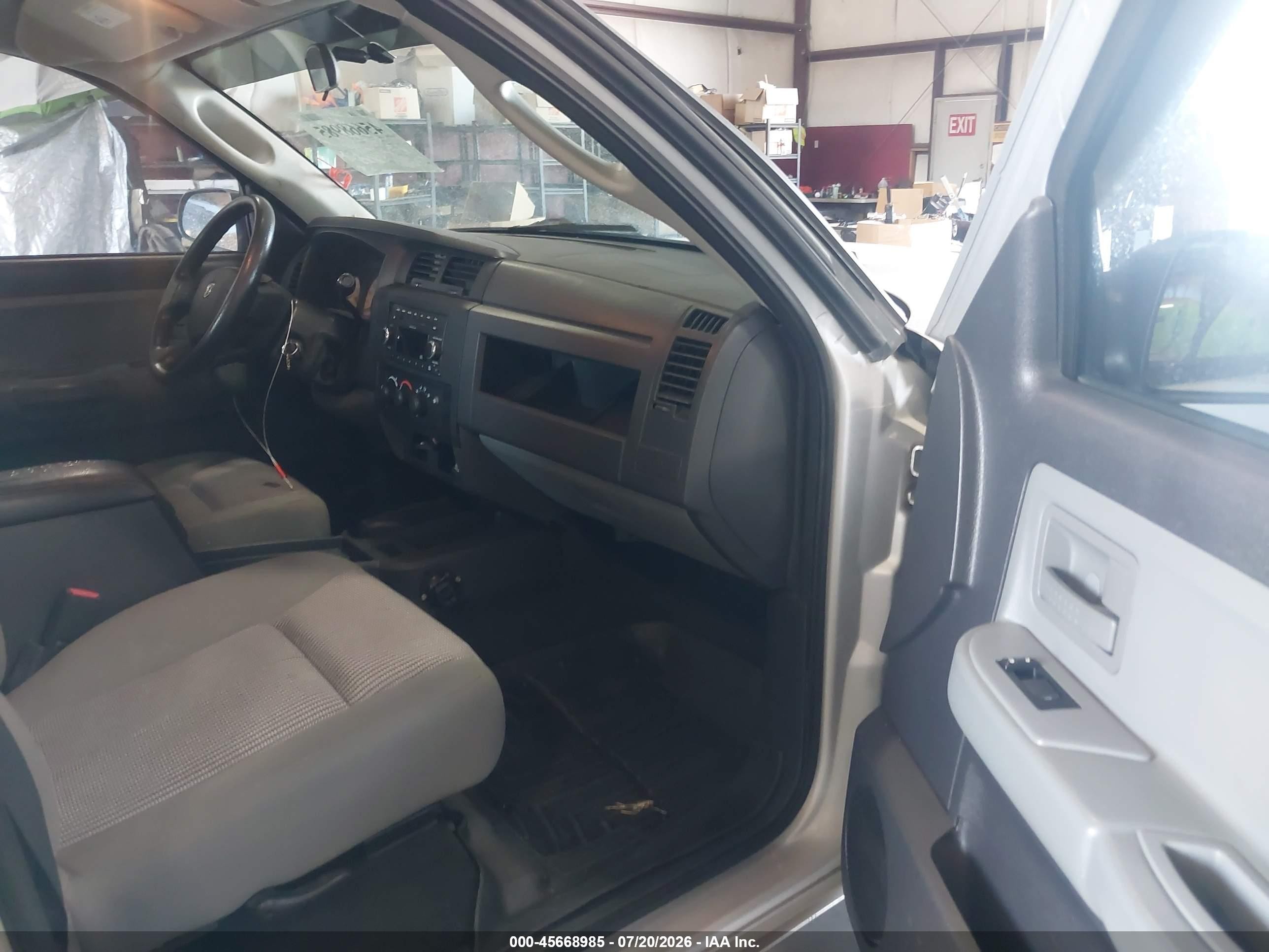 2011 Ram Dakota Bighorn/lonestar Серебряный vin: 1D7RE3GK4BS511662