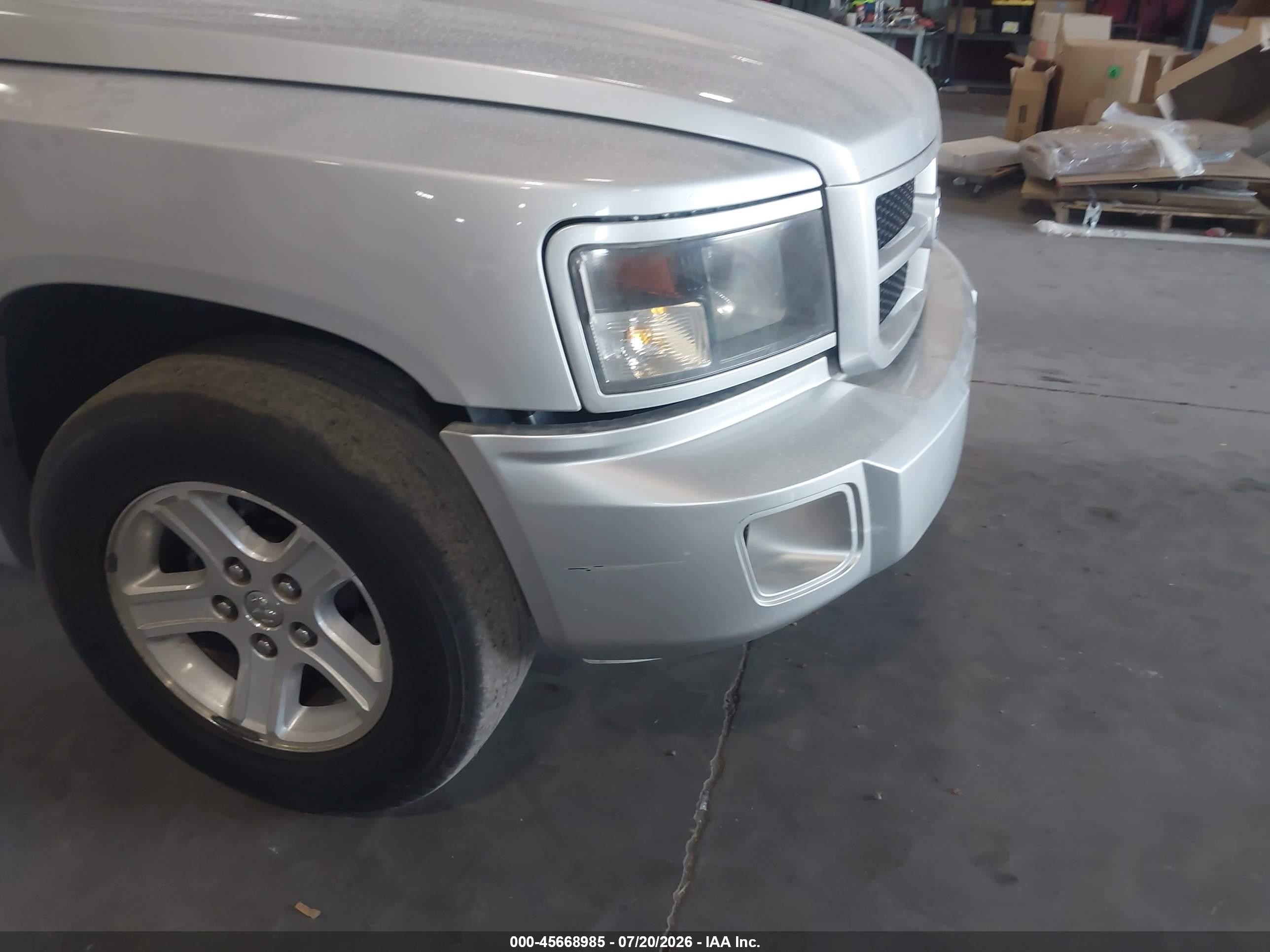 2011 Ram Dakota Bighorn/lonestar Серебряный vin: 1D7RE3GK4BS511662