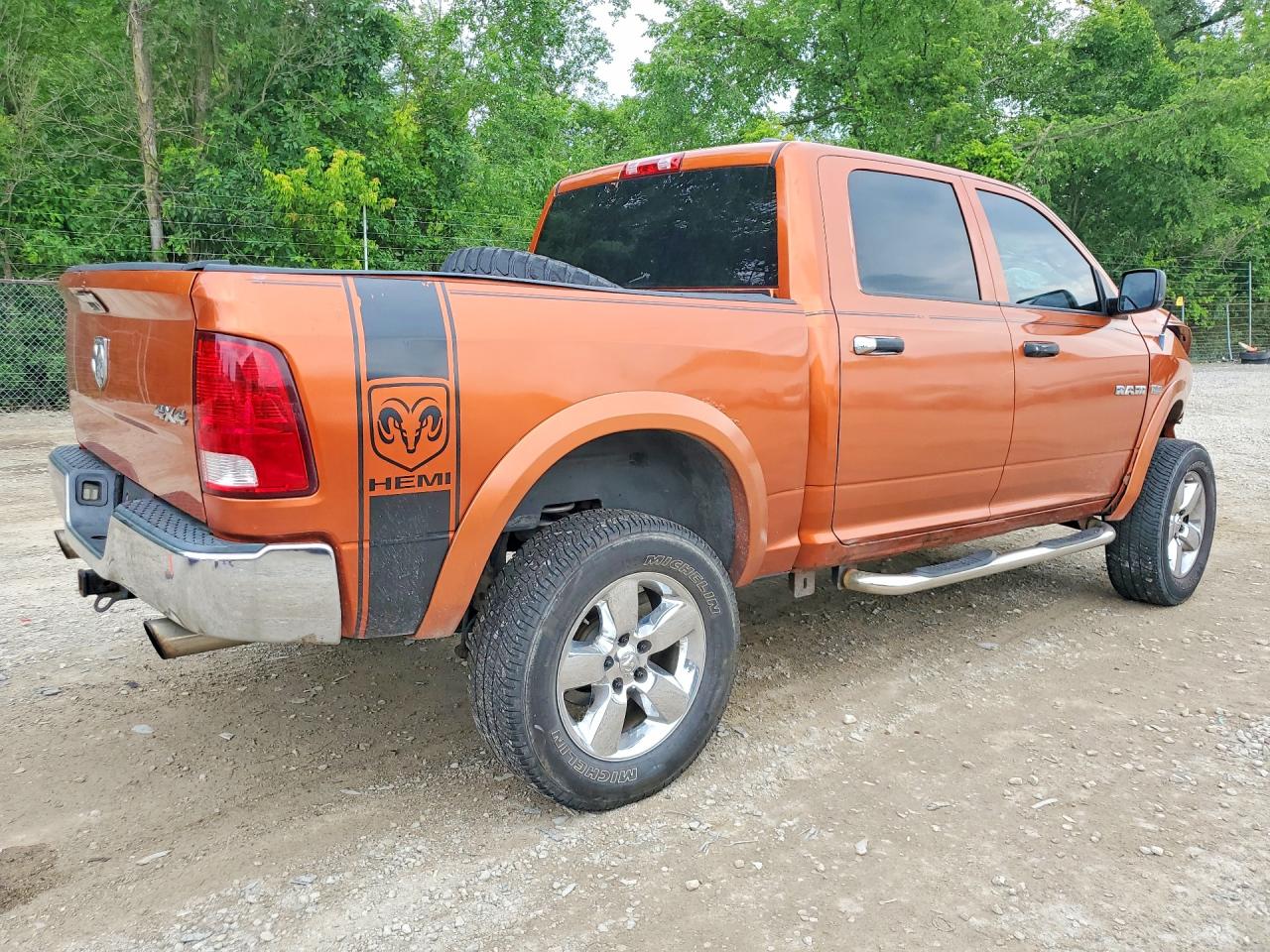 2010 Dodge Ram 1500 Orange vin: 1D7RV1CT0AS122549