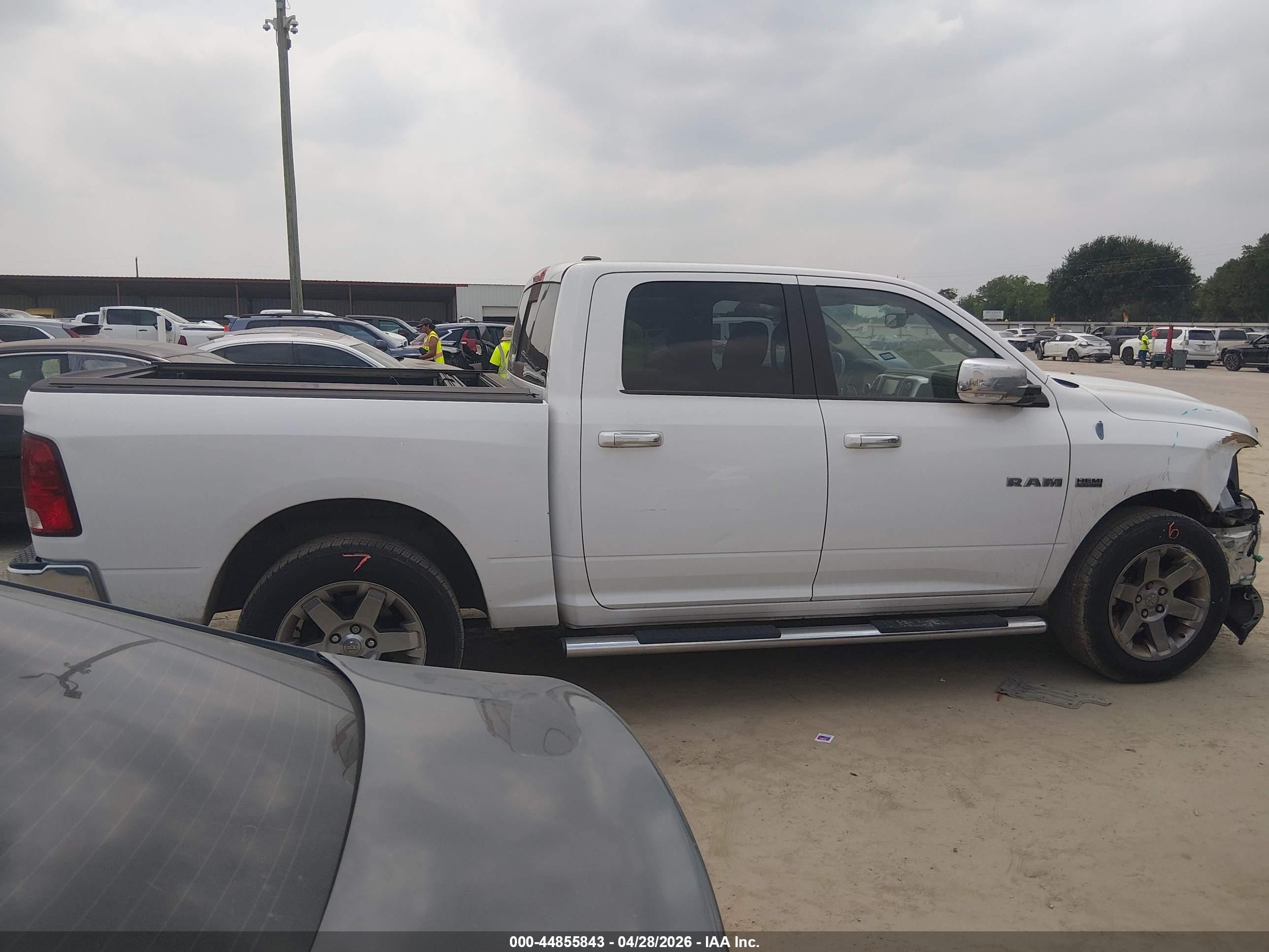2010 Dodge Ram 1500 Laramie Белый vin: 1D7RV1CT0AS212610