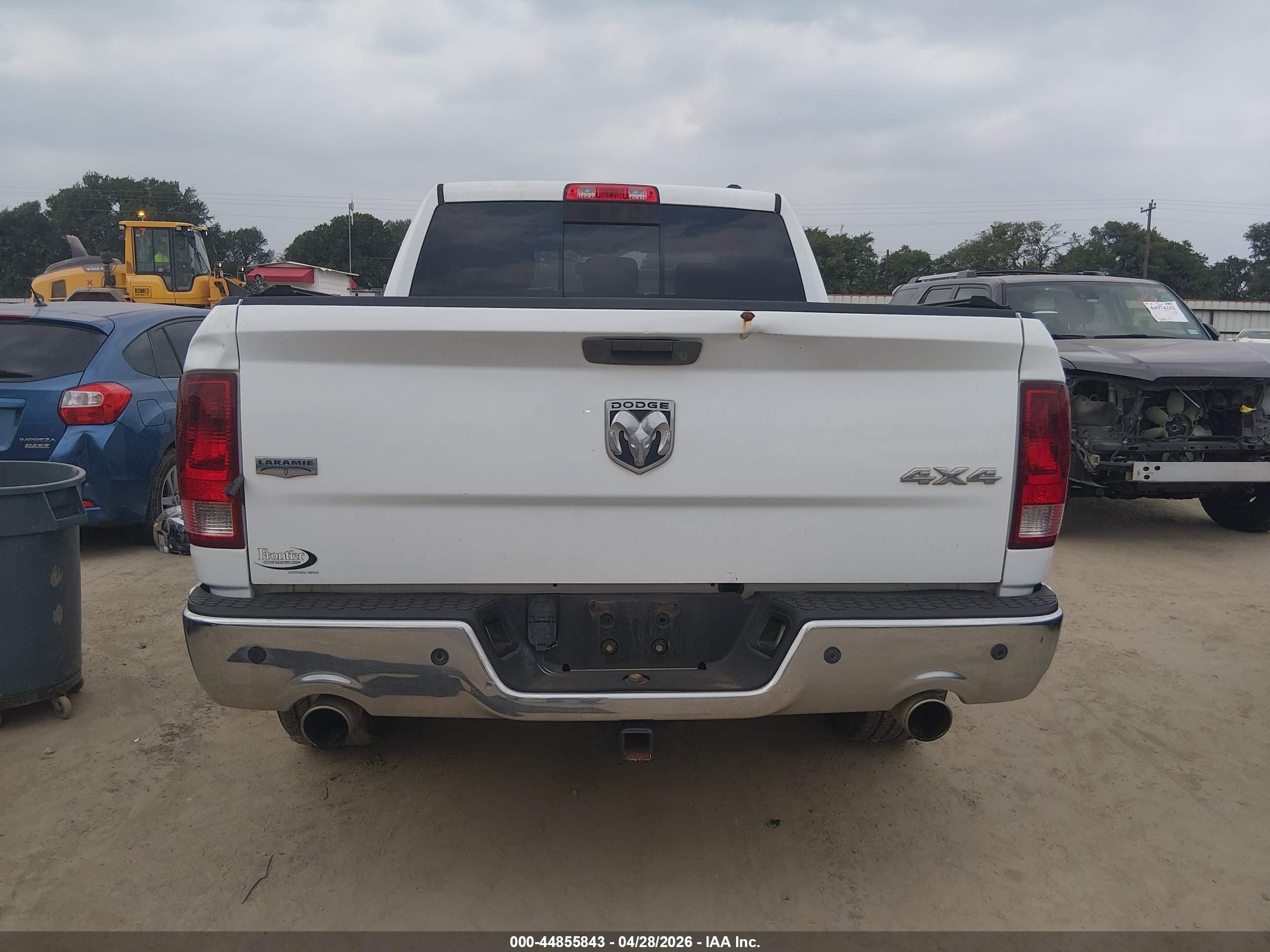 2010 Dodge Ram 1500 Laramie Белый vin: 1D7RV1CT0AS212610